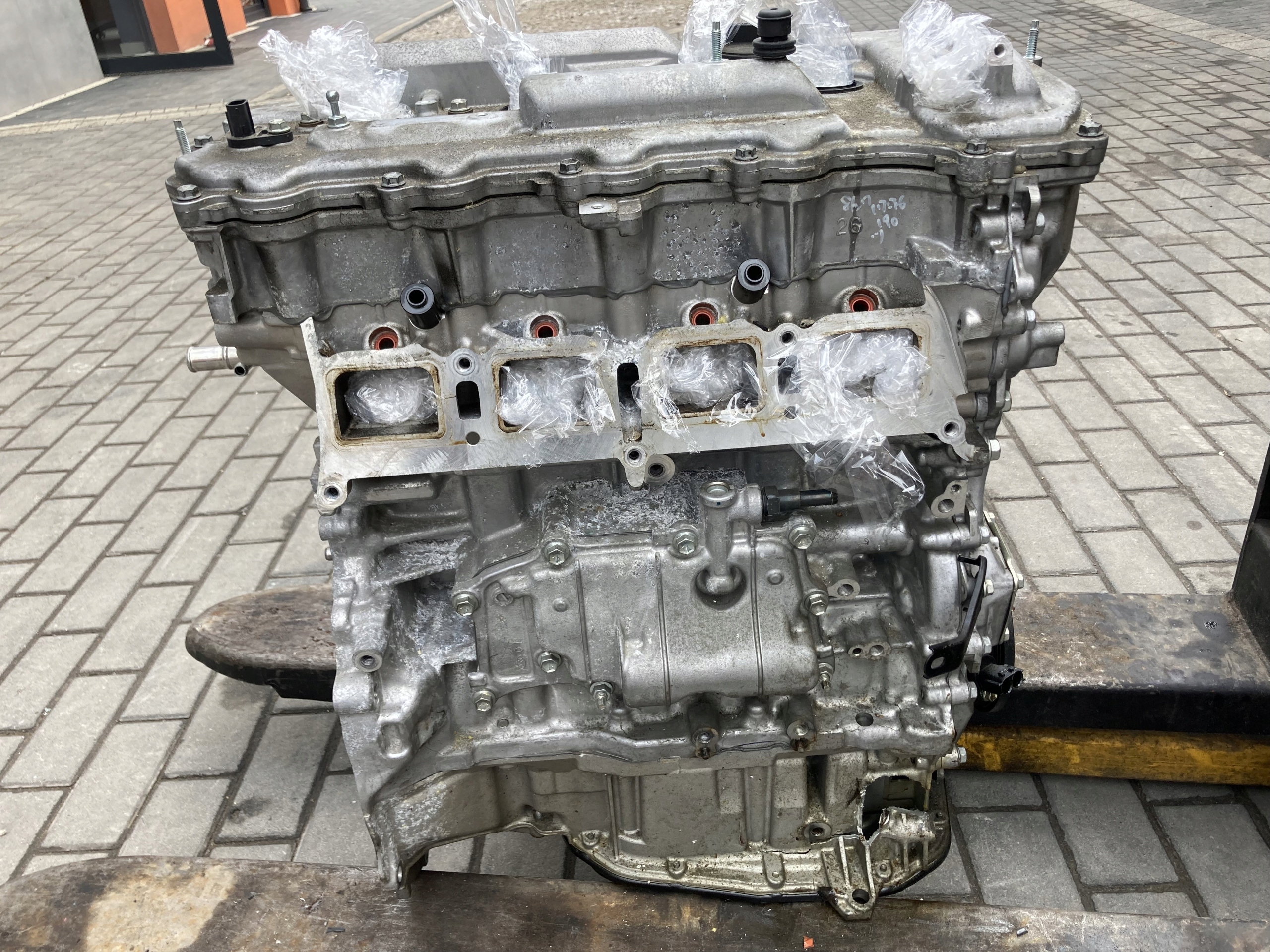 motor Lexus Nx300h 15- 2.5 Hybrid, Auf Lager in der EU — Foto 1