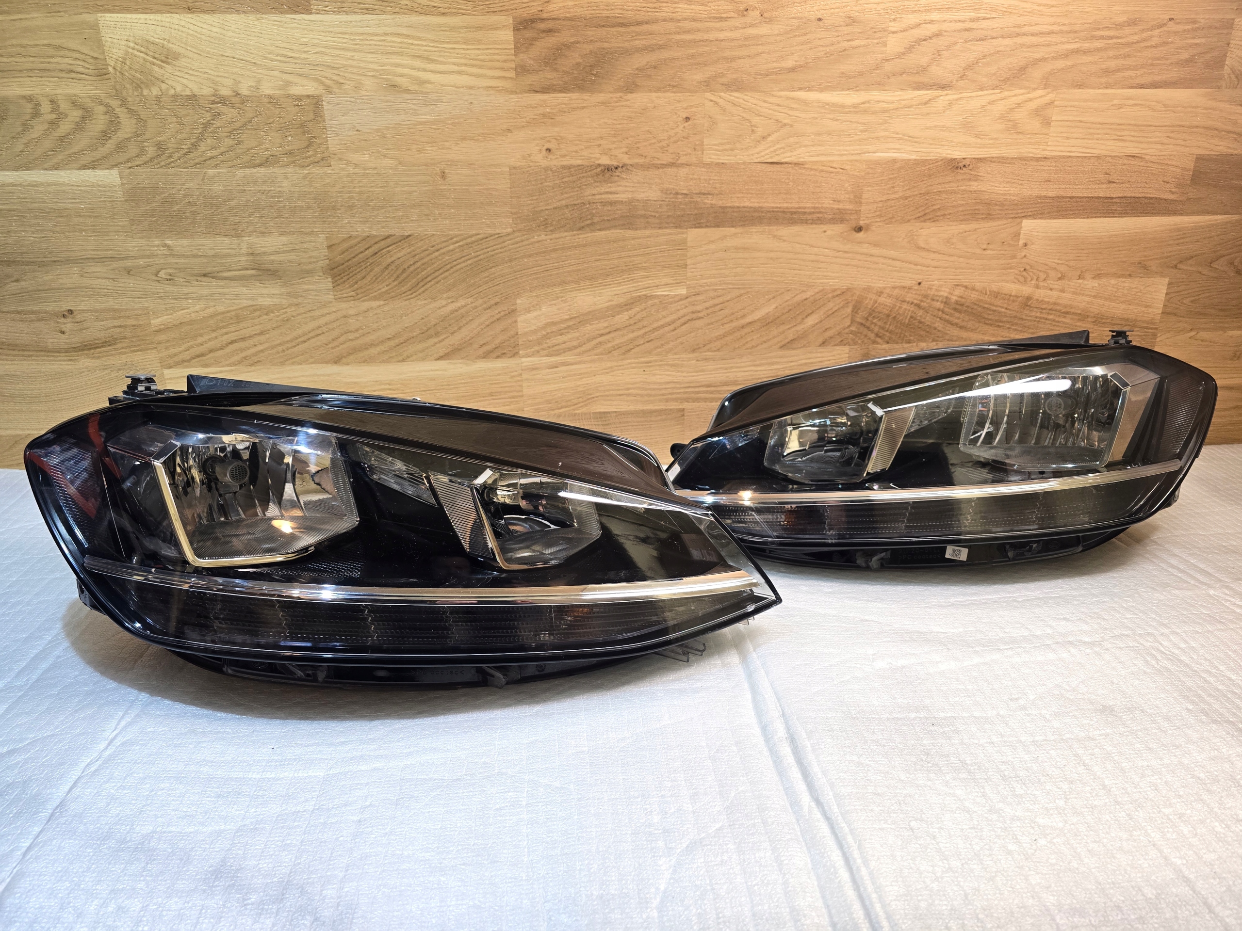 VW Golf 7 Vii facelift 5g1 světlomet Zwykly Z LED komplet levý i pravý světlomet, Auf Lager in der EU — Foto 1
