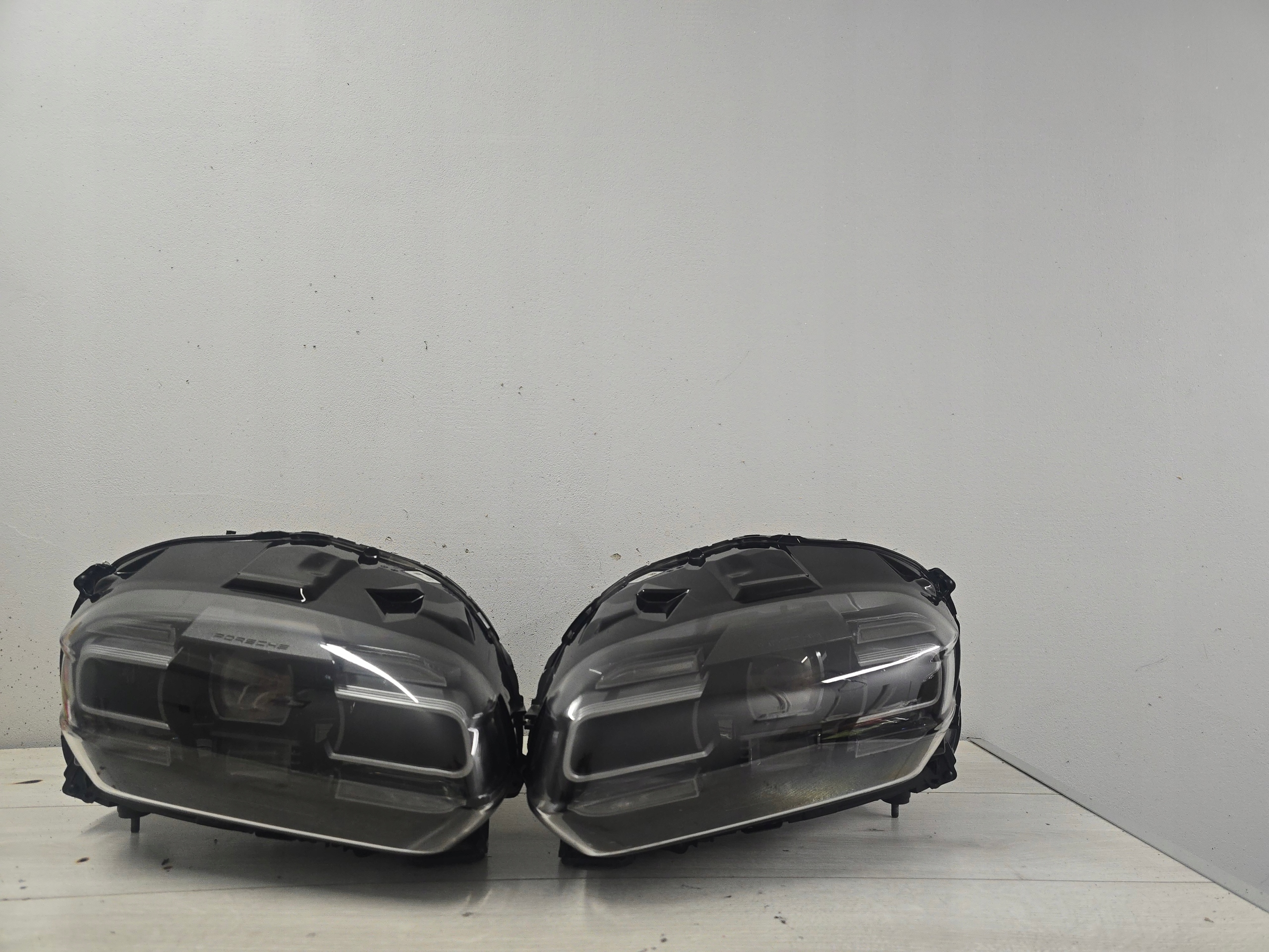 světlomet komplet levý i pravý Porsche Taycan Full Led, Auf Lager in der EU — Foto 1