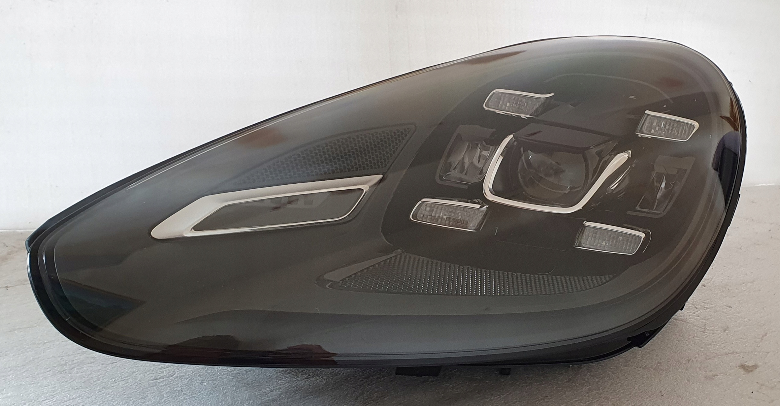 světlomet levá přední Porsche Cayenne 958 2015- nová, Auf Lager in der EU — Foto 1