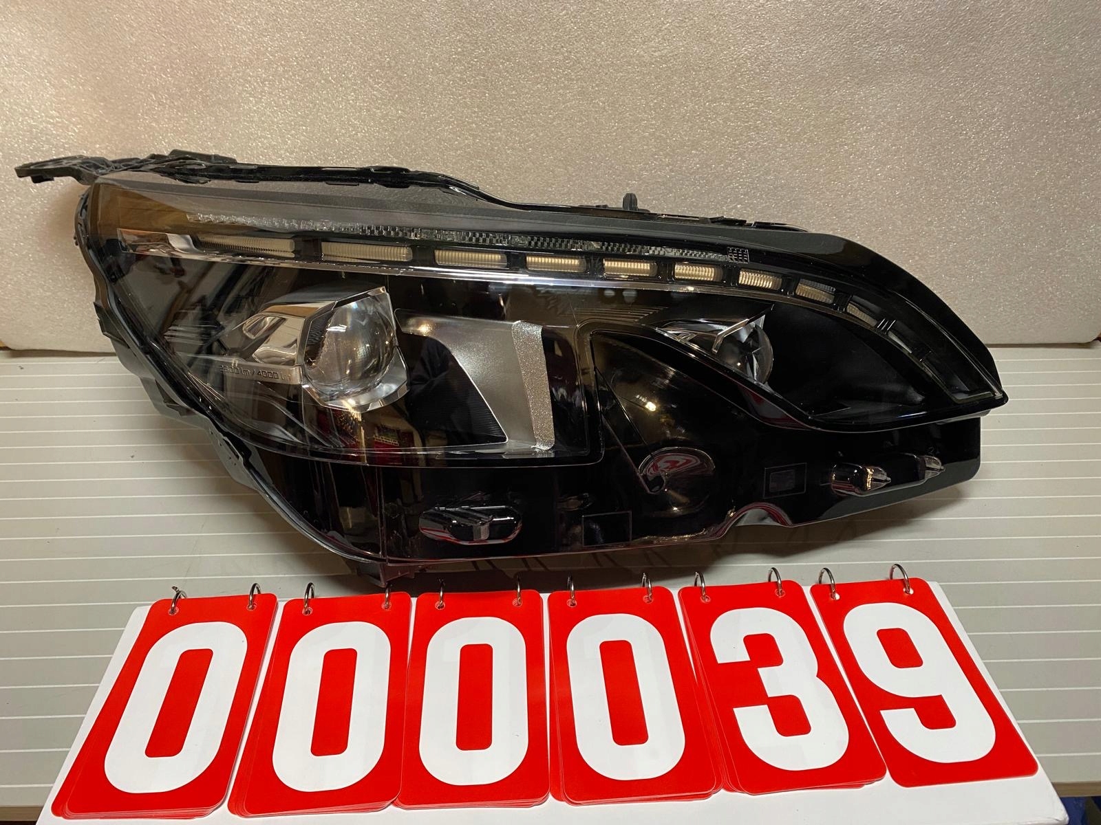 Peugeot OE 89911449 světlomet full led, Auf Lager in der EU — Foto 1