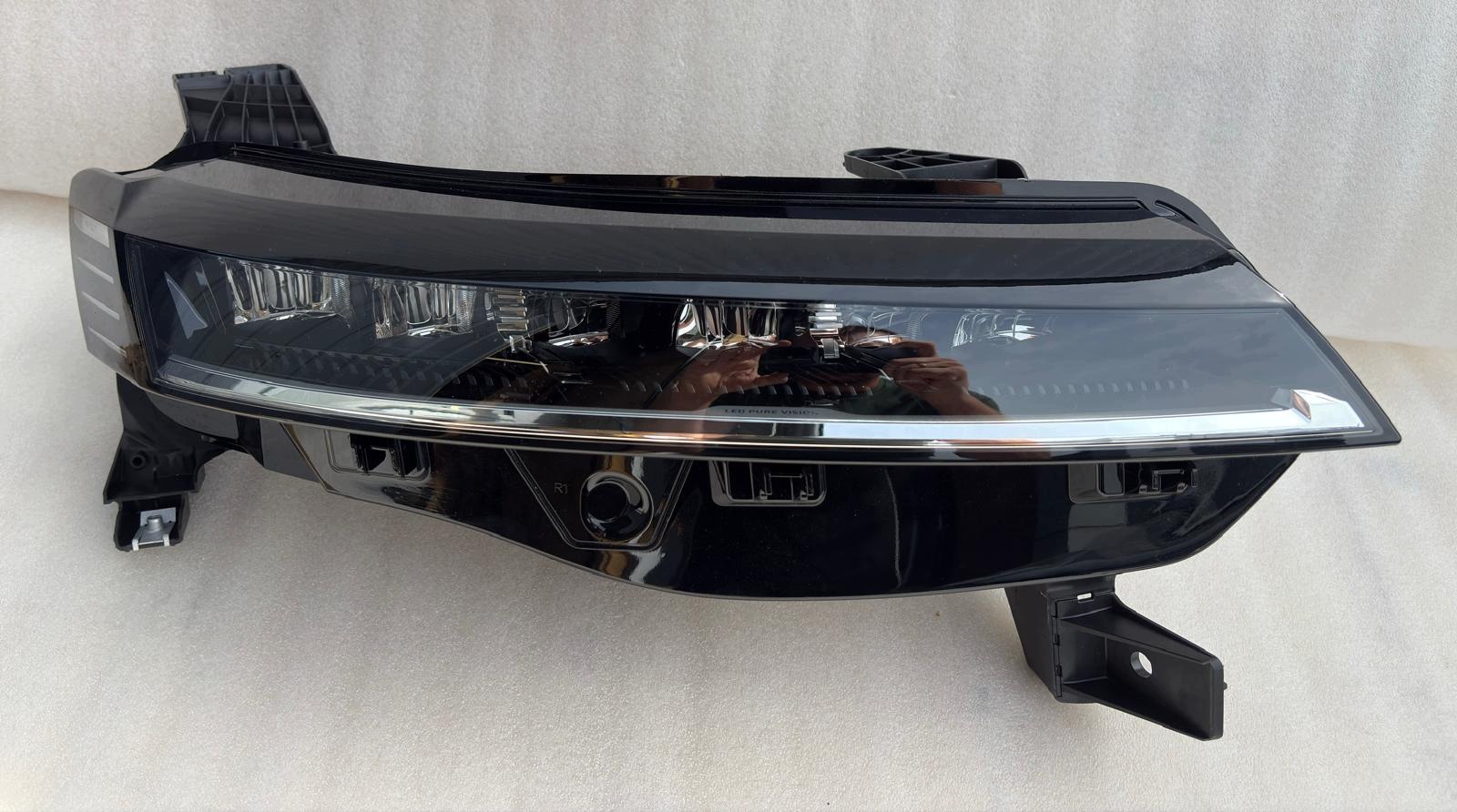 světlomet pravá přední LED kompletní Renault Megane 5 V E-Tech 260107078 OE, Auf Lager in der EU — Foto 1
