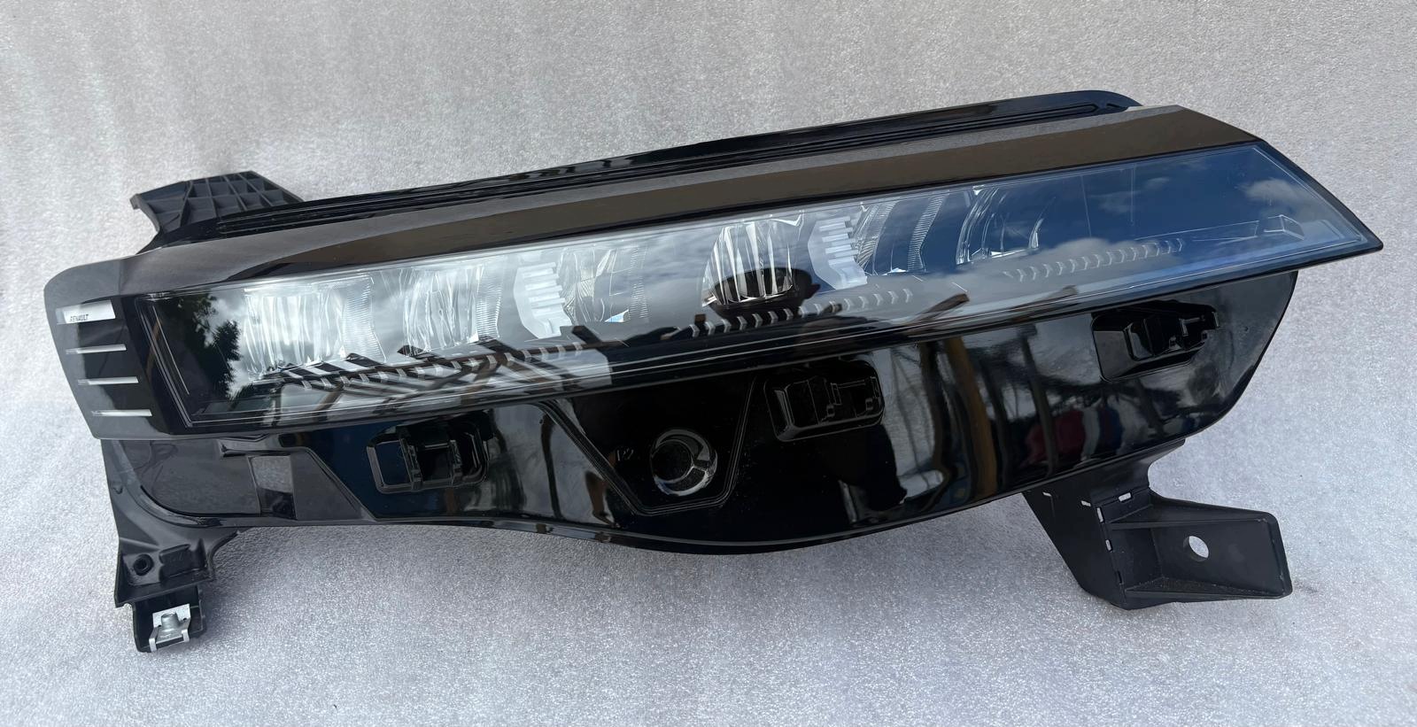 světlomet pravá přední LED kompletní Renault Megane 5 V E-Tech 260109843R OE, Auf Lager in der EU — Foto 1