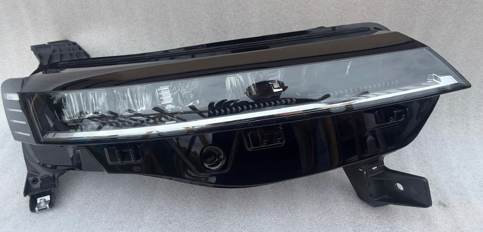 světlomet LED pravá přední kompletní Renault Megane 5 V E-Tech 260103279R OE, Auf Lager in der EU — Foto 1