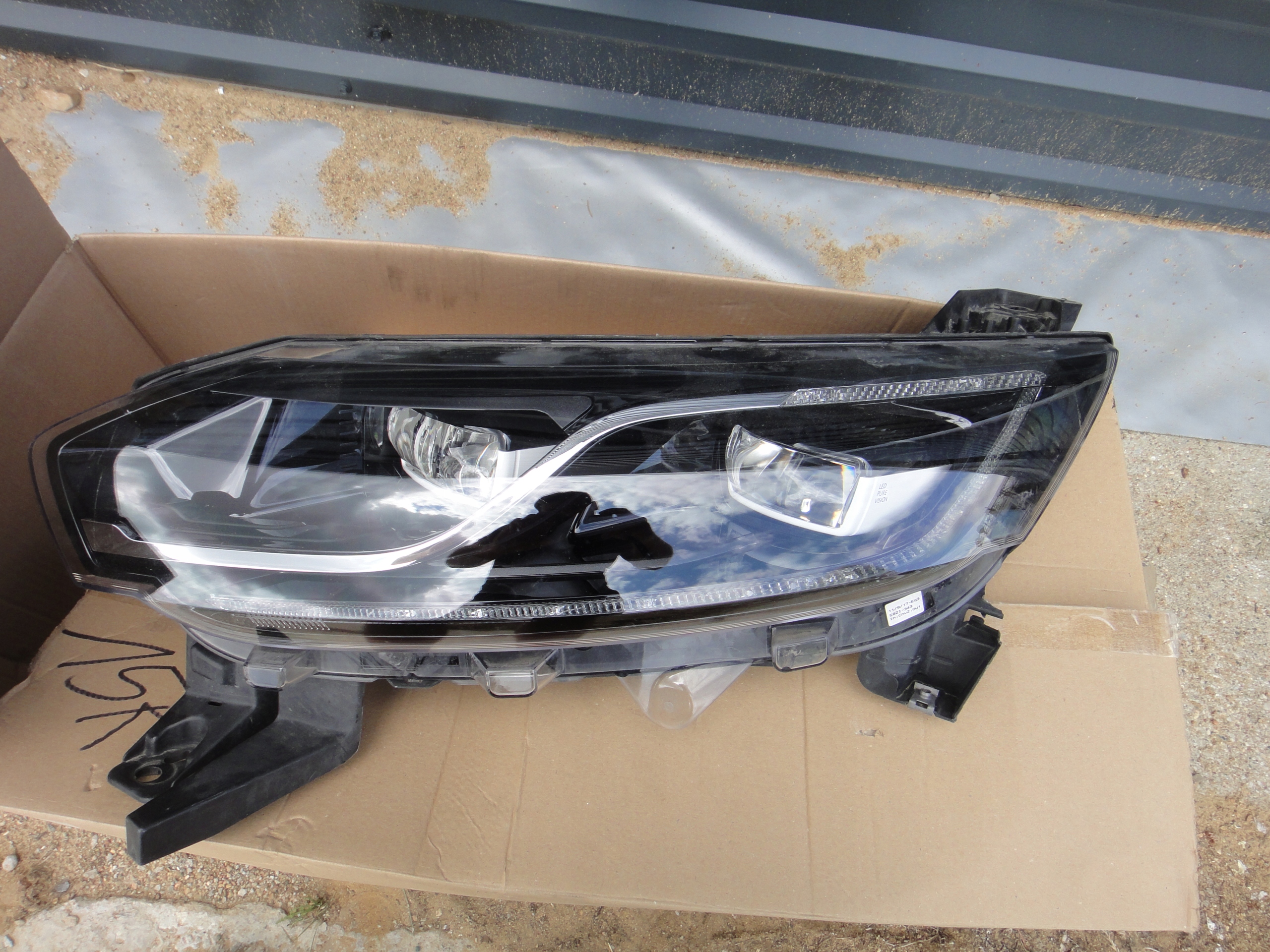 nová OE světlomet levá Renault Espace V LED Pure 260608819R, Auf Lager in der EU — Foto 1