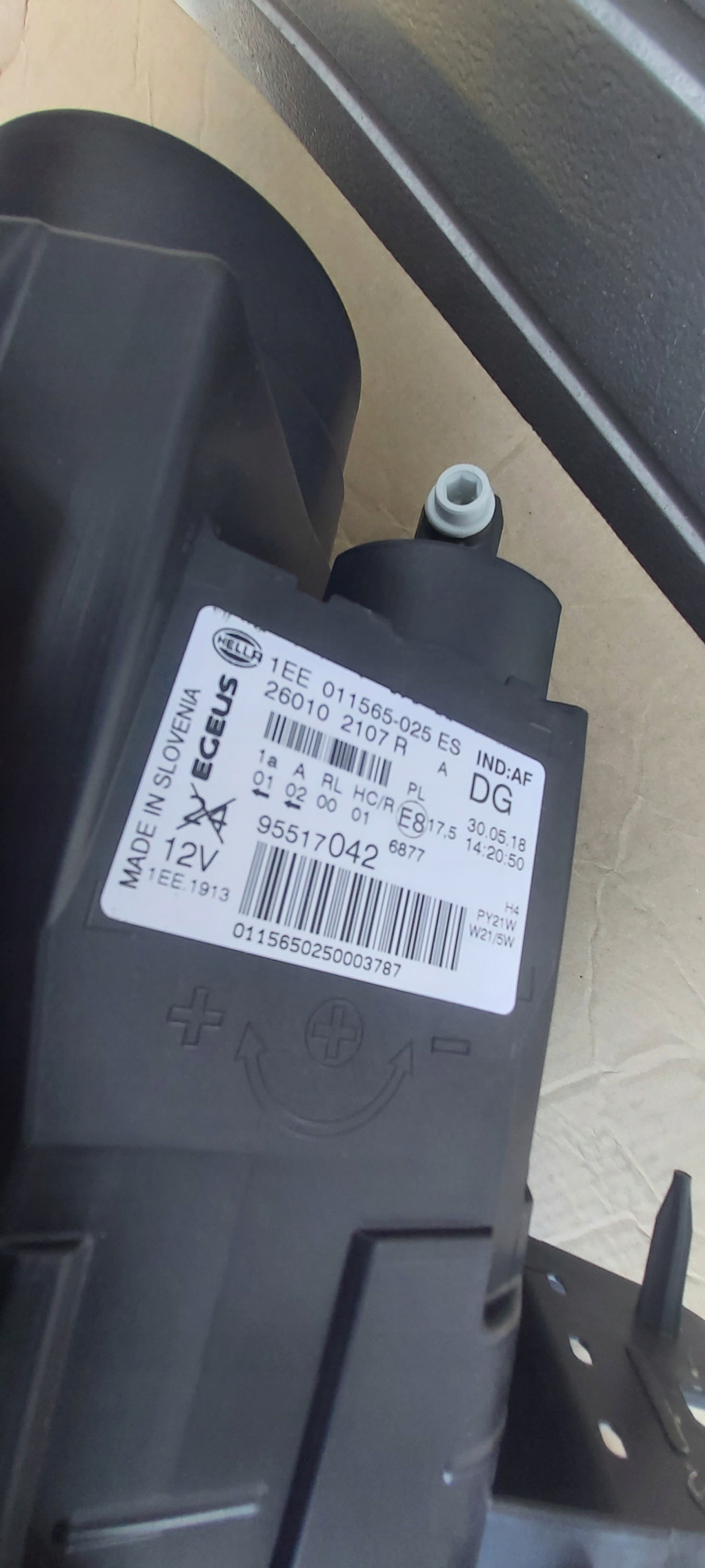 přední světlomet na Opel Vivaro 2014-2019 95517042 pravá, Auf Lager in der EU — Foto 10 z 10