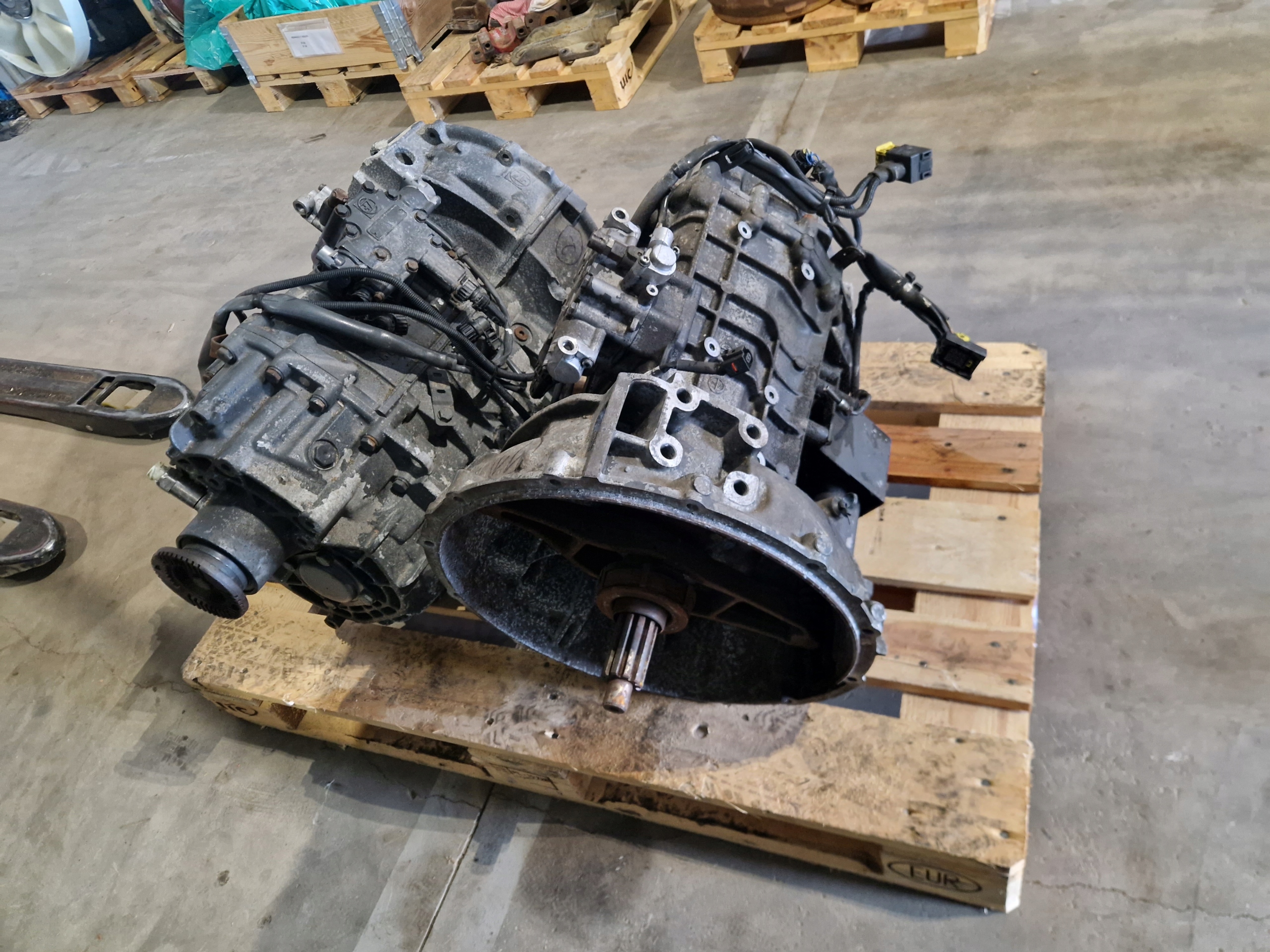 převodovka ZF Ecolite 6AS800TO 6AS800 TO DAF LF 6 AS 800 TO převodovka, Auf Lager in der EU — Foto 1
