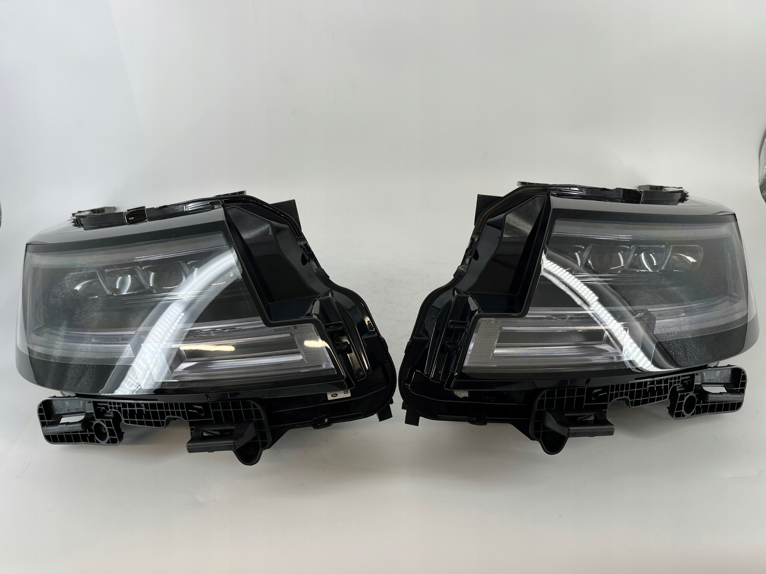 Range Rover Vogue L460 FULL LED komplet levý i pravý světlomet komplet, Auf Lager in der EU — Foto 1