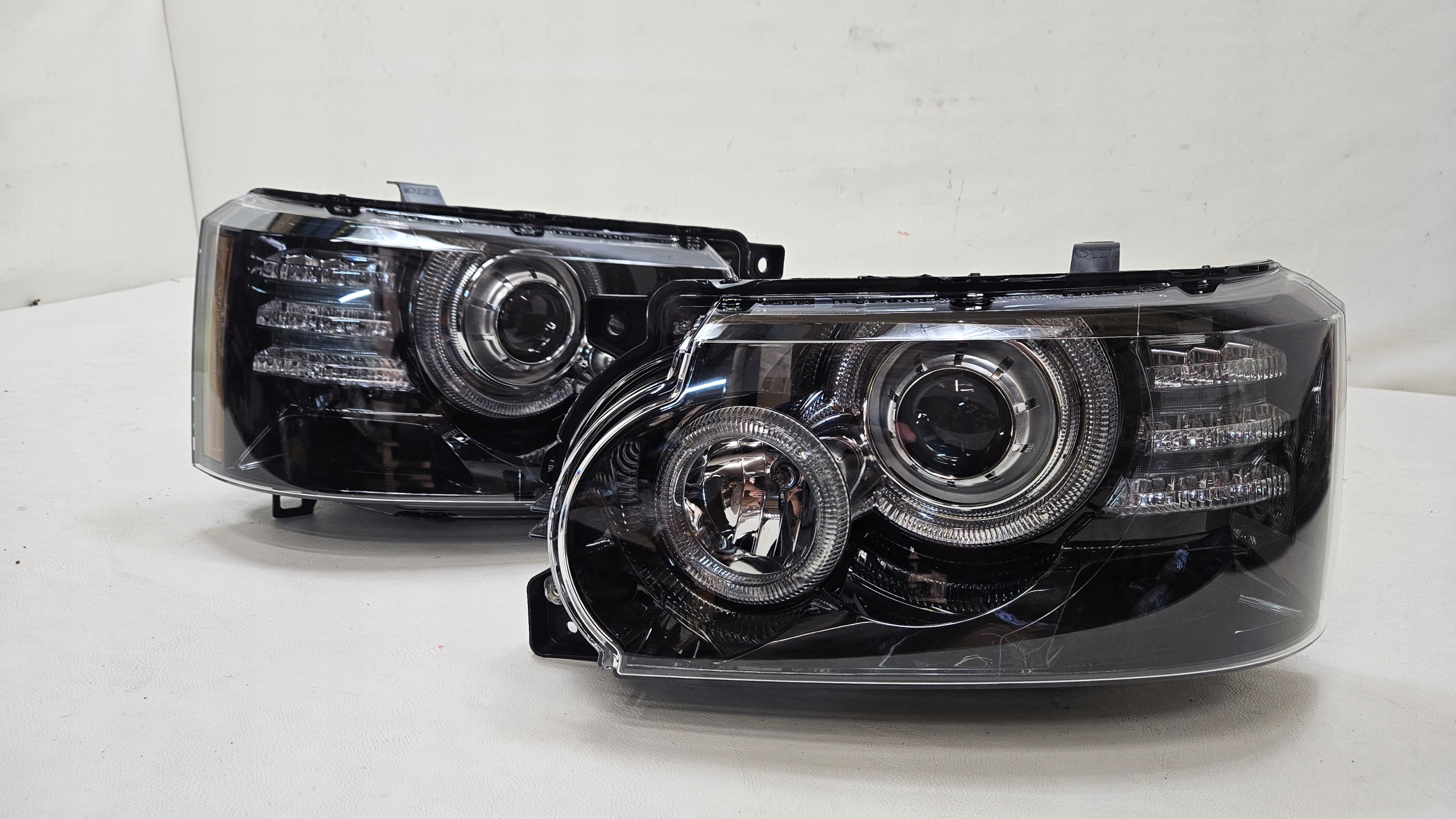 světlomet komplet levý i pravý Range Rover Vogue facelift L322 Bi-xenon Nie Skretna 9 Pin, Auf Lager in der EU — Foto 1