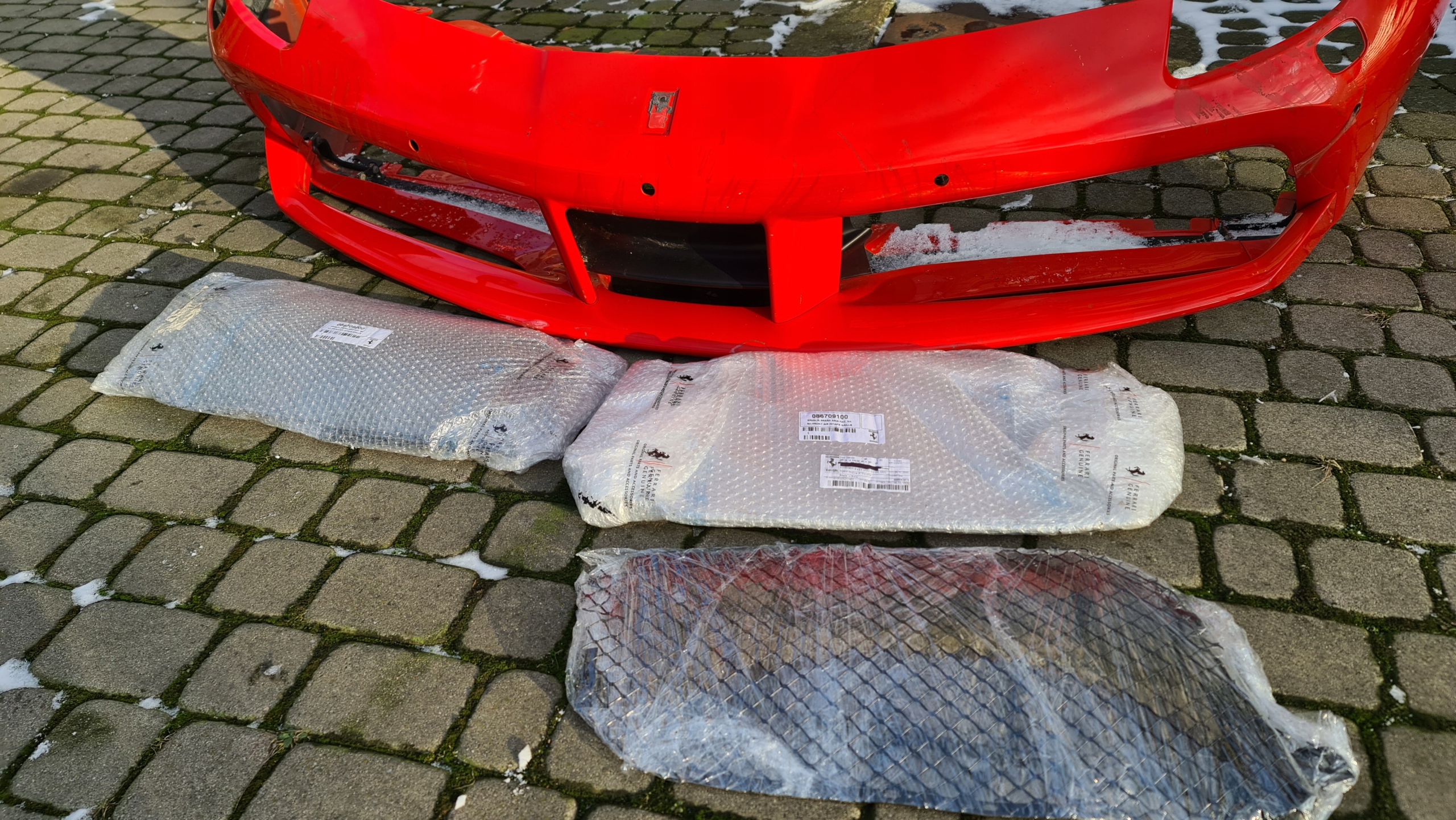 Ferrari 488 GTB nárazník kratka nárazníku, Auf Lager in der EU — Foto 1
