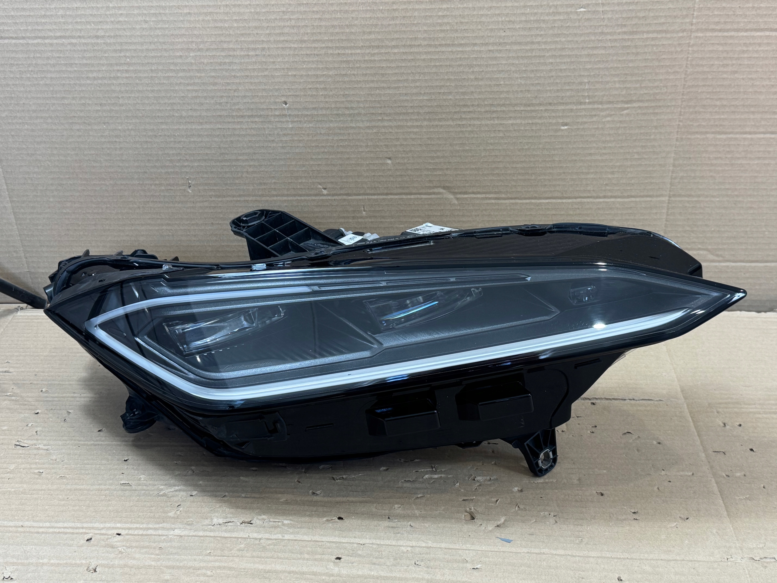 Lamborghini Urus Se 4ml světlomet FULL LED pravá 4ml941036f, Auf Lager in der EU — Foto 1
