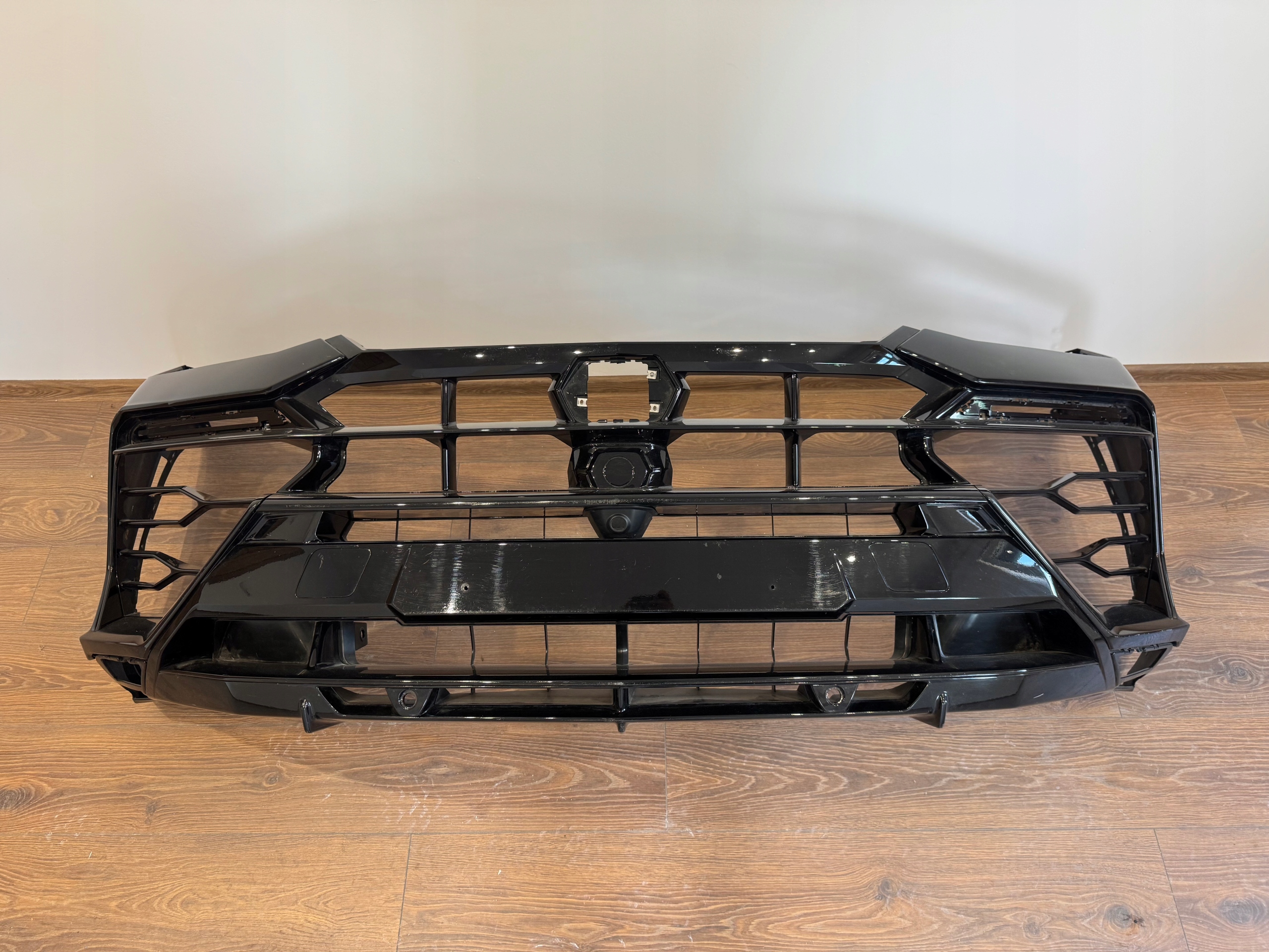 Lamborghini Urus Se 4ml nárazník přední, Auf Lager in der EU — Foto 1