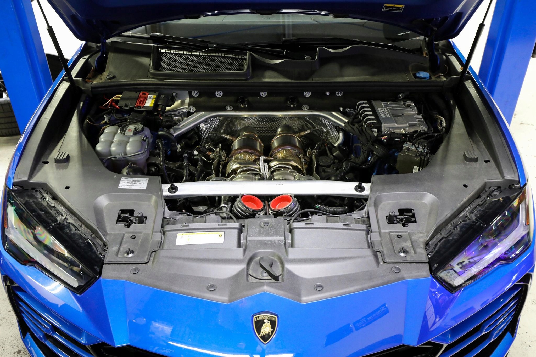 Downpipe 2x76mm z katalizatorami LAMBORGHINI URUS, Auf Lager in der EU — Foto 1