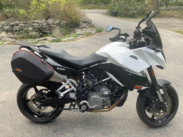 2011 KTM, Import USA — Foto 2 z 12