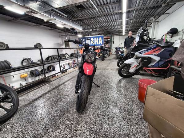 2022 Ducati, weiß, Import USA — Foto 11 z 12