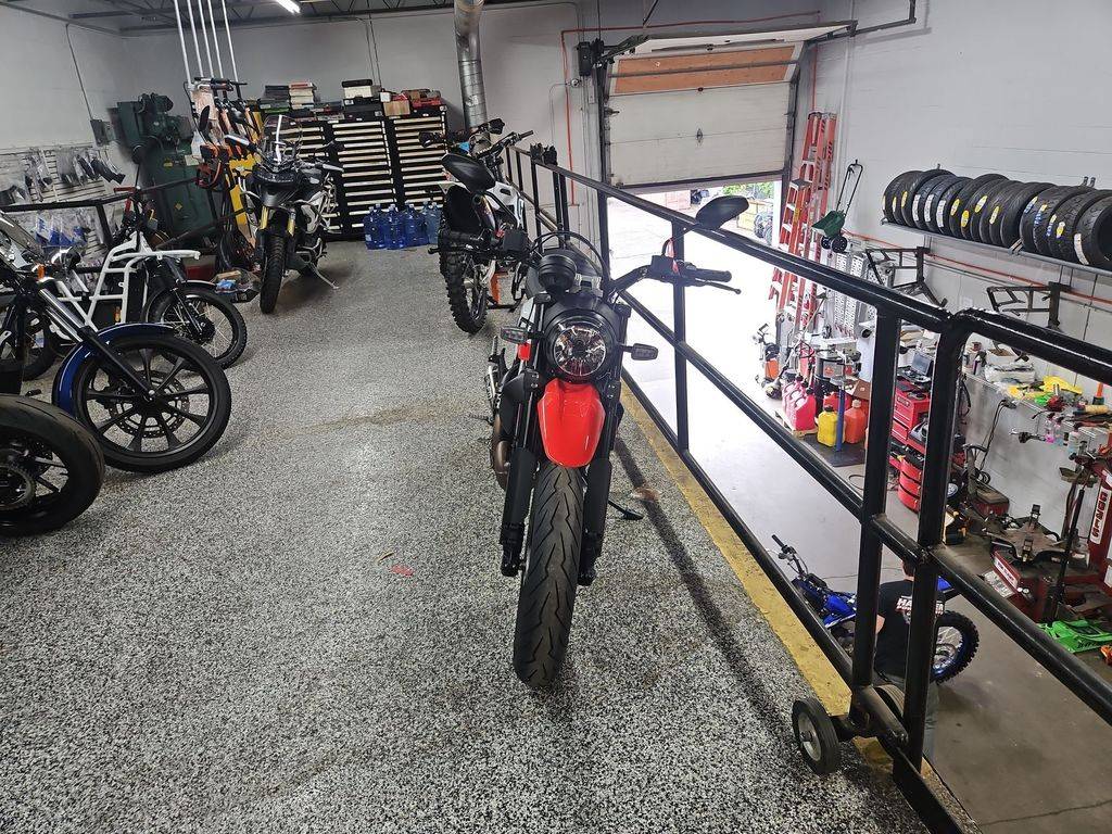2022 Ducati, weiß, Import USA — Foto 2 z 12