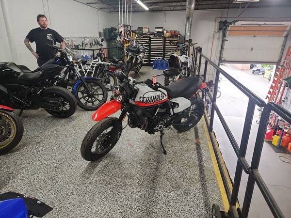 2022 Ducati, weiß, Import USA — Foto 3 z 12