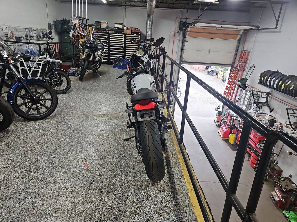 2022 Ducati, weiß, Import USA — Foto 6 z 12
