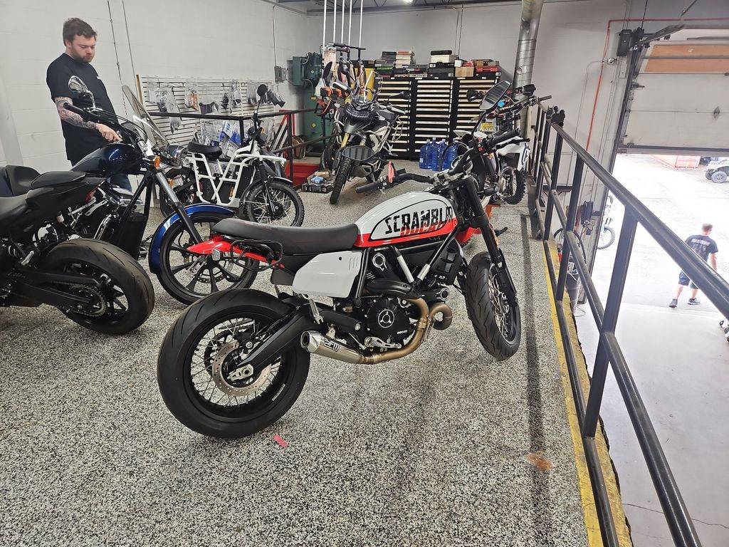 2022 Ducati, weiß, Import USA — Foto 7 z 12