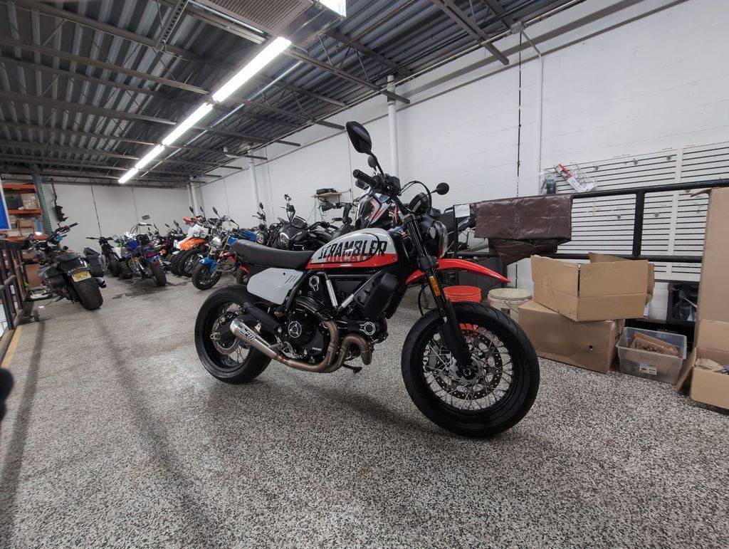 2022 Ducati, weiß, Import USA — Foto 9 z 12