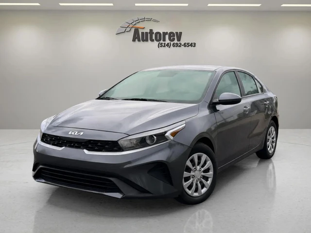 2023 Kia Forte LX, grau, 23.000 km, Import Kanada — Foto 1