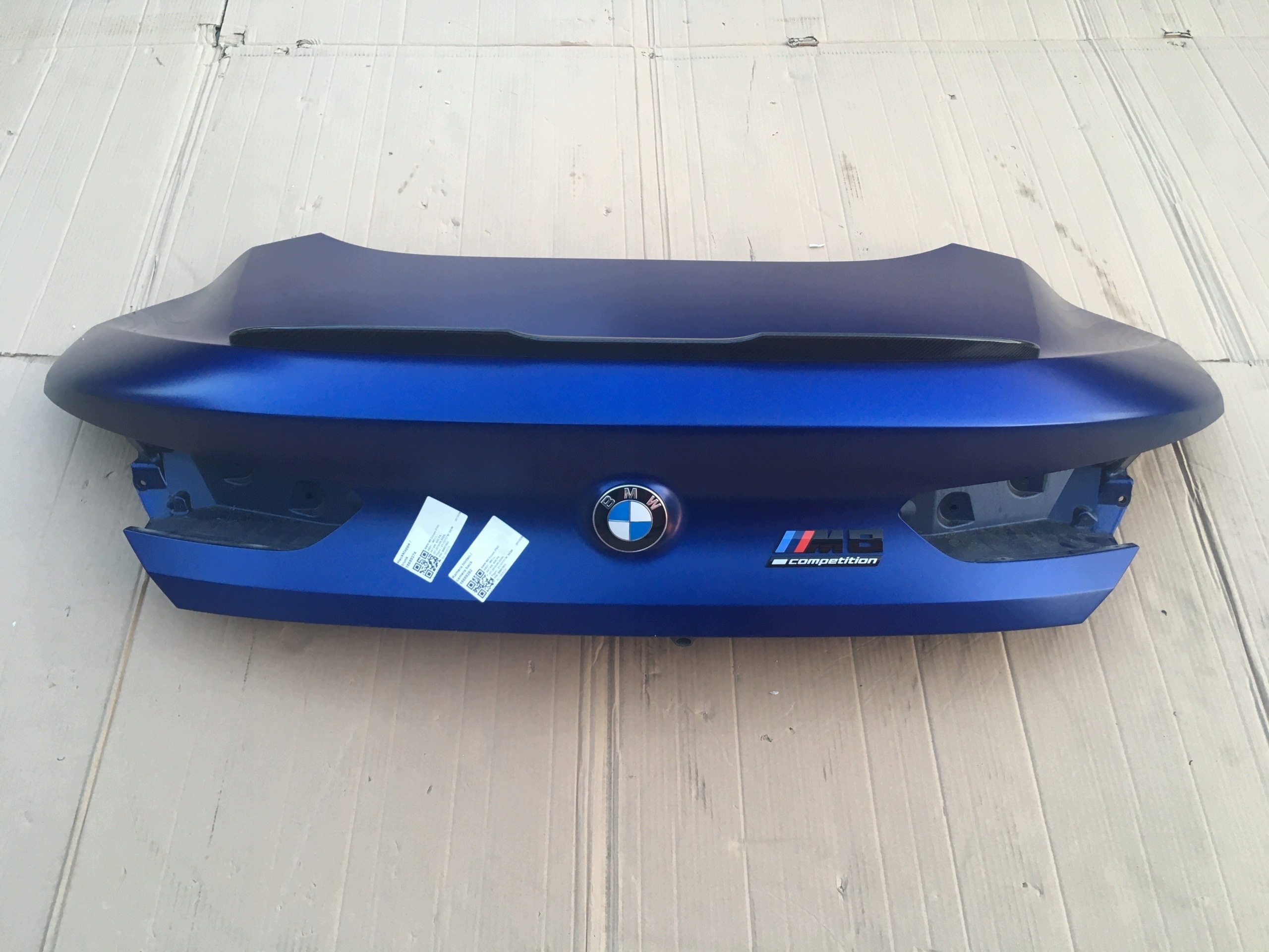 BMW 8 G15 klapa P5T světlomet motor nárazník blatník pas dveře kapota BMW M8 F92, Auf Lager in der EU — Foto 1