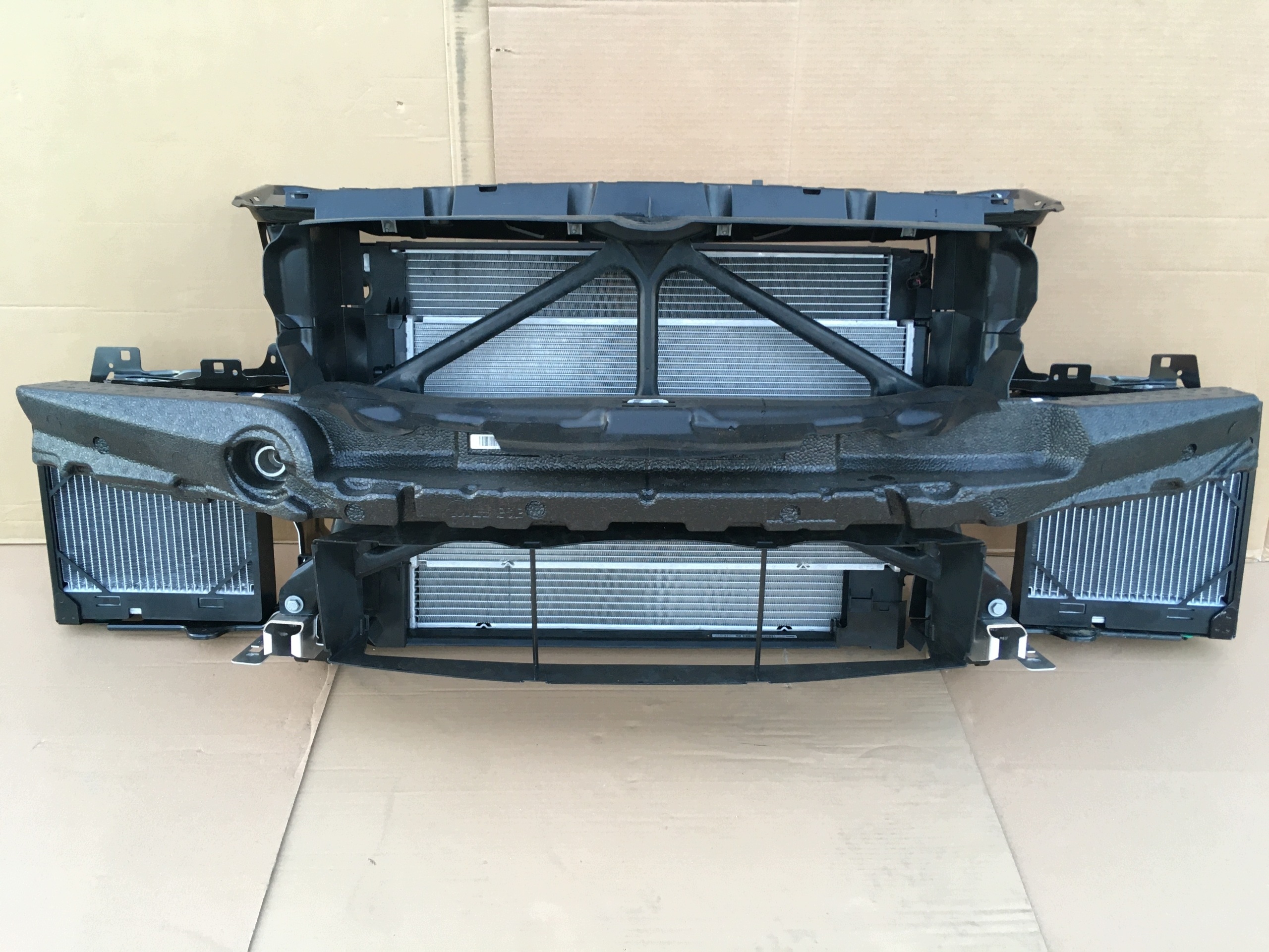 BMW M2 F87 CS Pas nosník nárazník kapota světlomet motor blatník přední ventilátor, Auf Lager in der EU — Foto 1