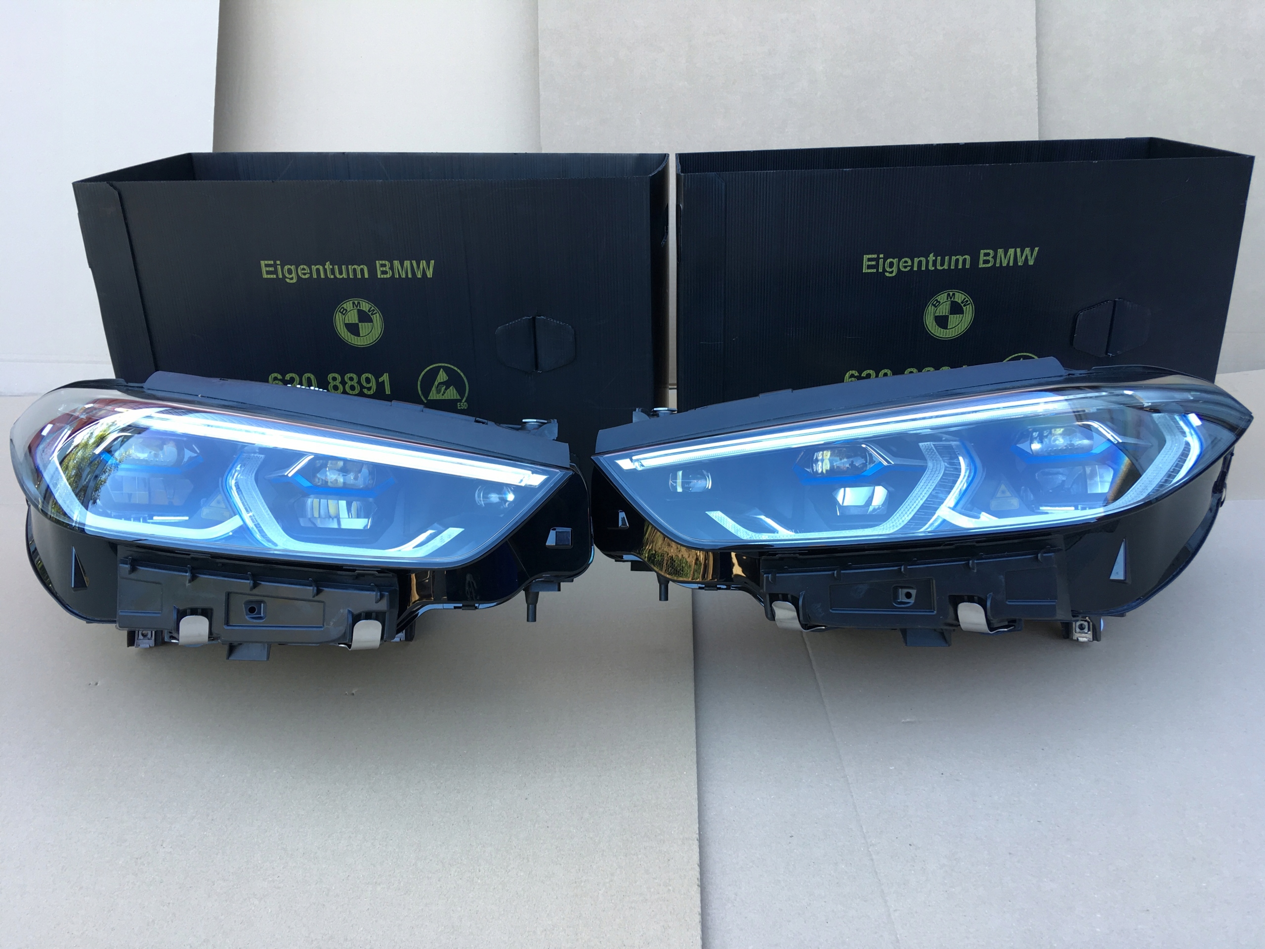BMW 8 G14 G15 G16 LASER nová světlomet EU kapota blatník nárazník M8 F91 F92 F93, Auf Lager in der EU — Foto 1