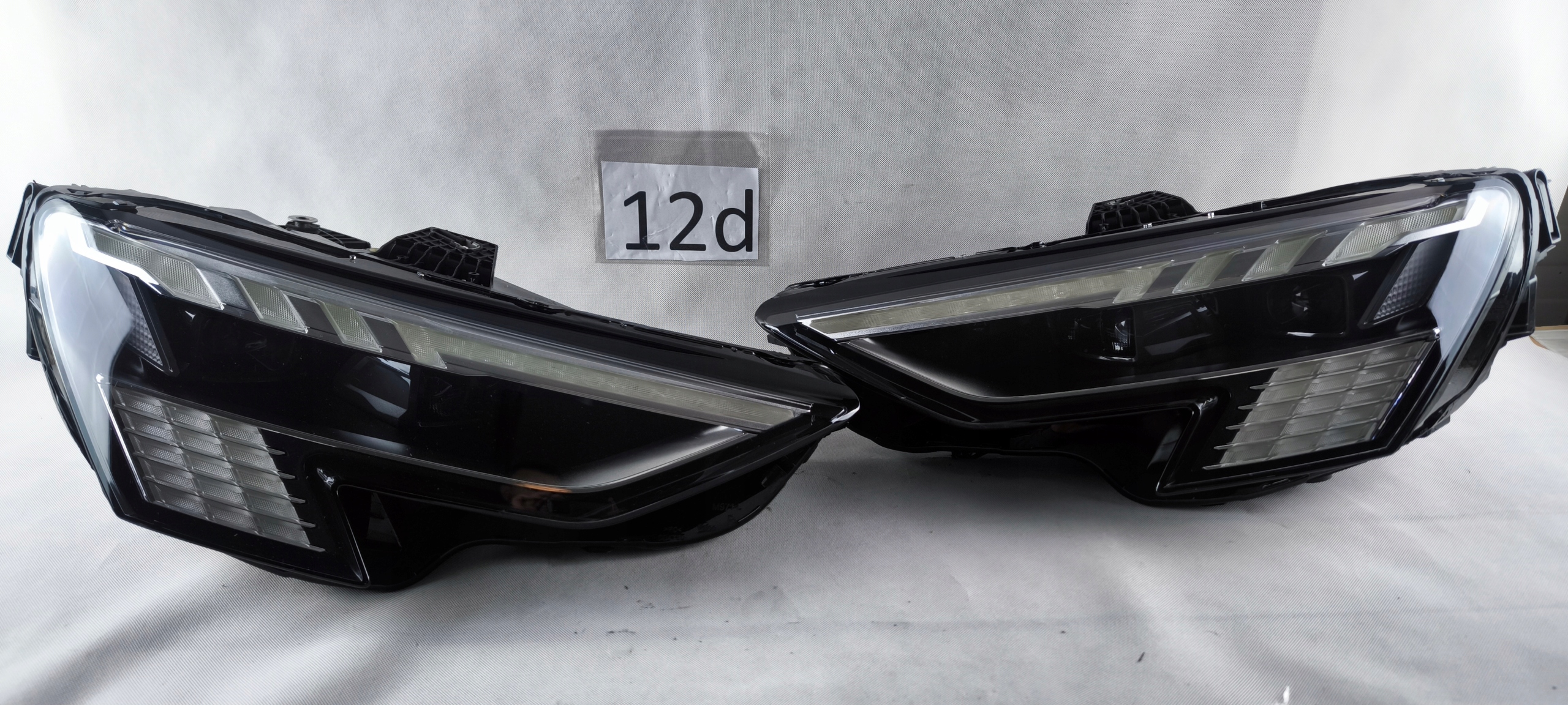 Audi A3 8y FULL LED Matrix komplet levý i pravý světlomet 8y0941035 8y0941036, Auf Lager in der EU — Foto 2 z 11