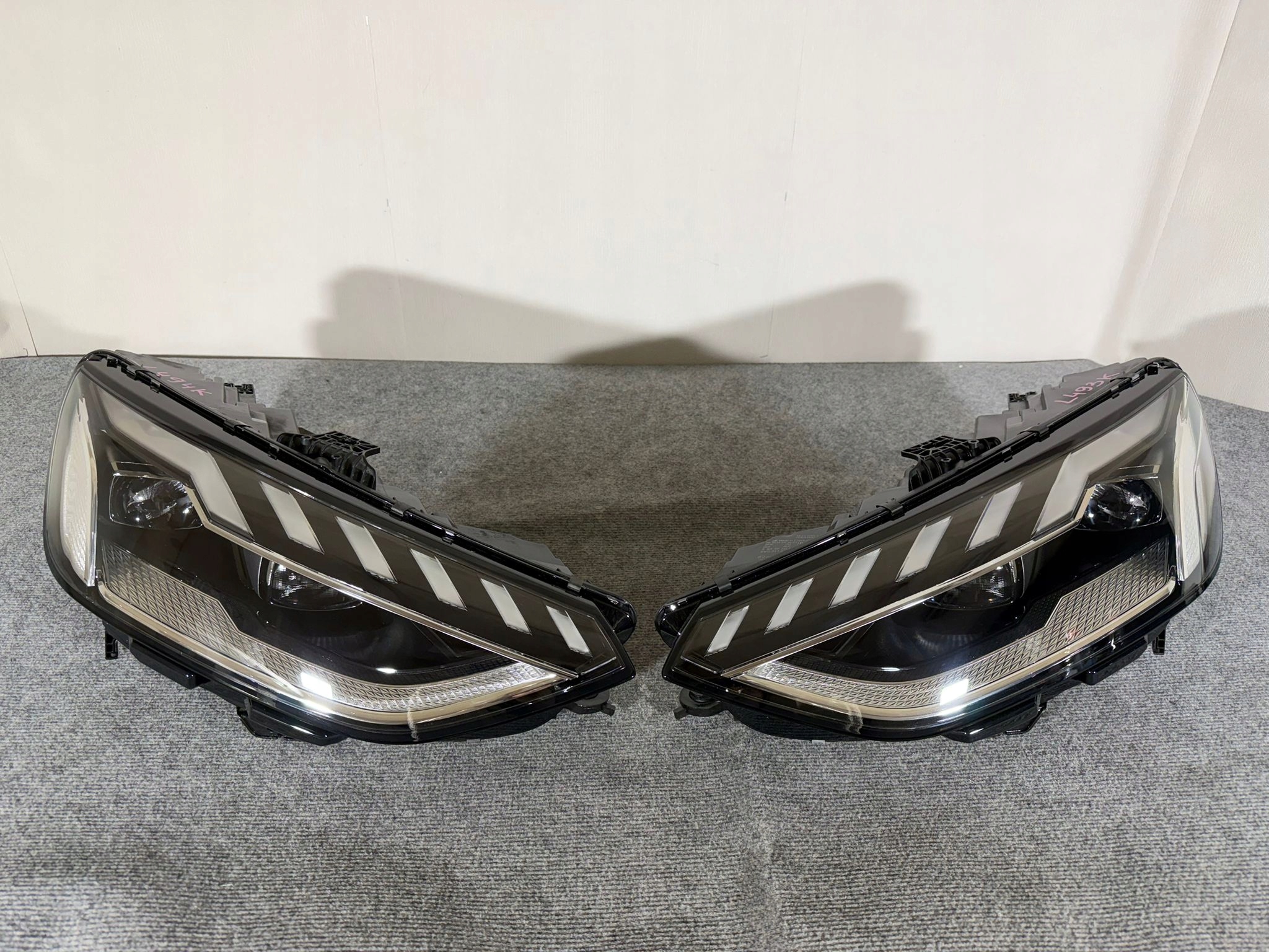 Audi A4 B9 facelift FULL LED Matrix světlomety přední 8w0941035e 8w0941036e, Auf Lager in der EU — Foto 1