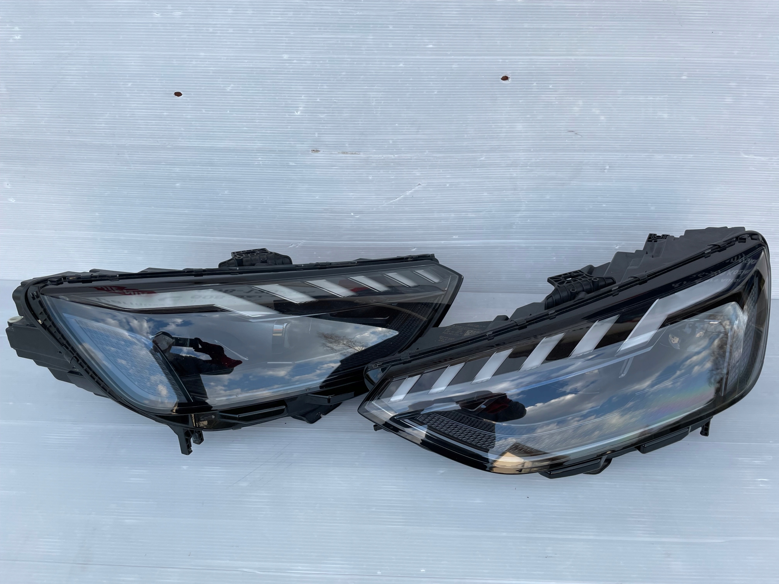 Audi A4 B9 facelift komplet lamp Matrix LED 8W0941035J 8W0941036J OE, Auf Lager in der EU — Foto 1