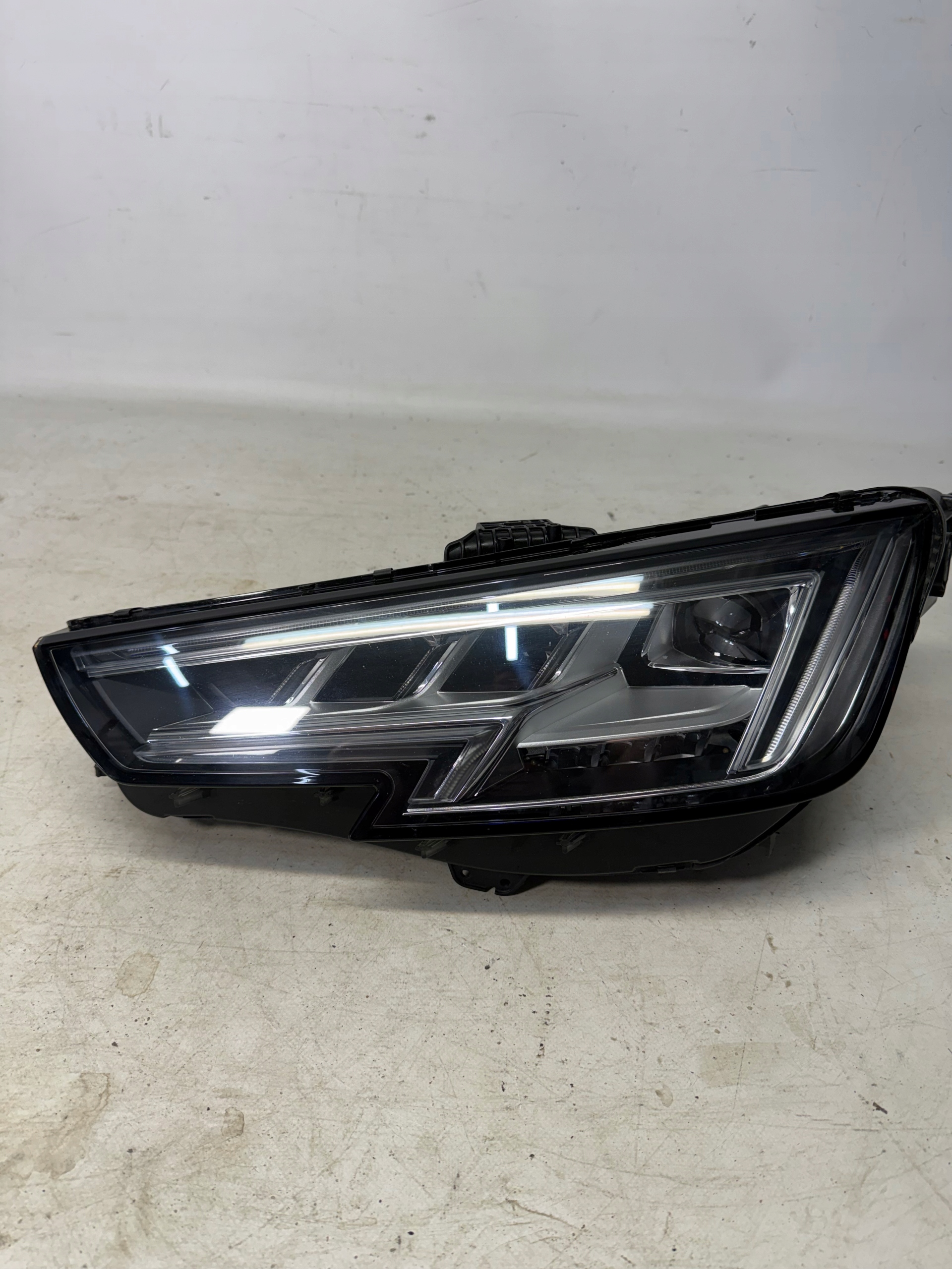 Full Led přední levý Audi A4 B9 MATRIX světlomet 8W0941035 světlomet, Auf Lager in der EU — Foto 1