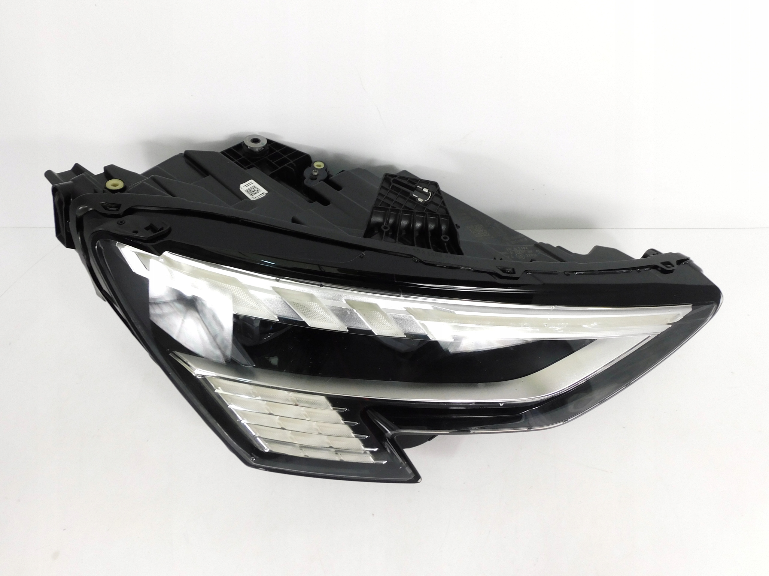 světlomet pravá přední MATRIX AUDI A3 8Y FULL LED, Auf Lager in der EU — Foto 4 z 7