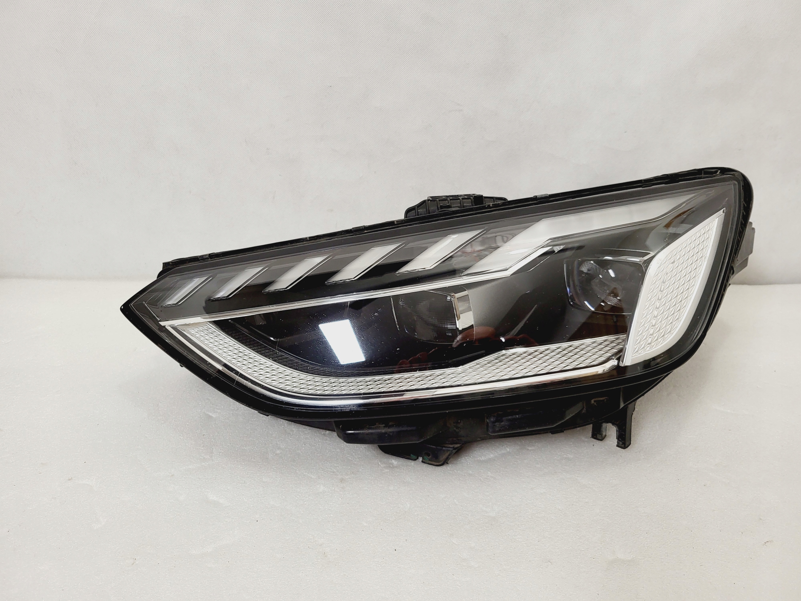 světlomet levá světlomet levý FULL LED Matrix Audi A4 B9 facelift 8w0941035e, Auf Lager in der EU — Foto 1