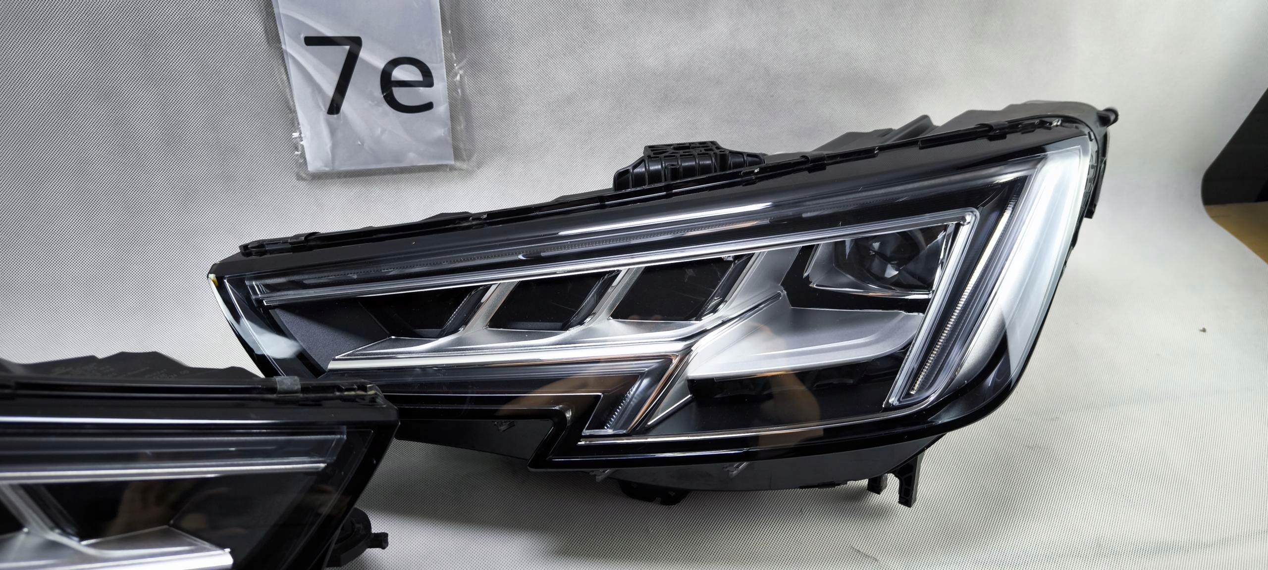 Audi A4 B9 FULL LED Matrix komplet levý i pravý světlomet 8w0941783 8w0941784, Auf Lager in der EU — Foto 4 z 10
