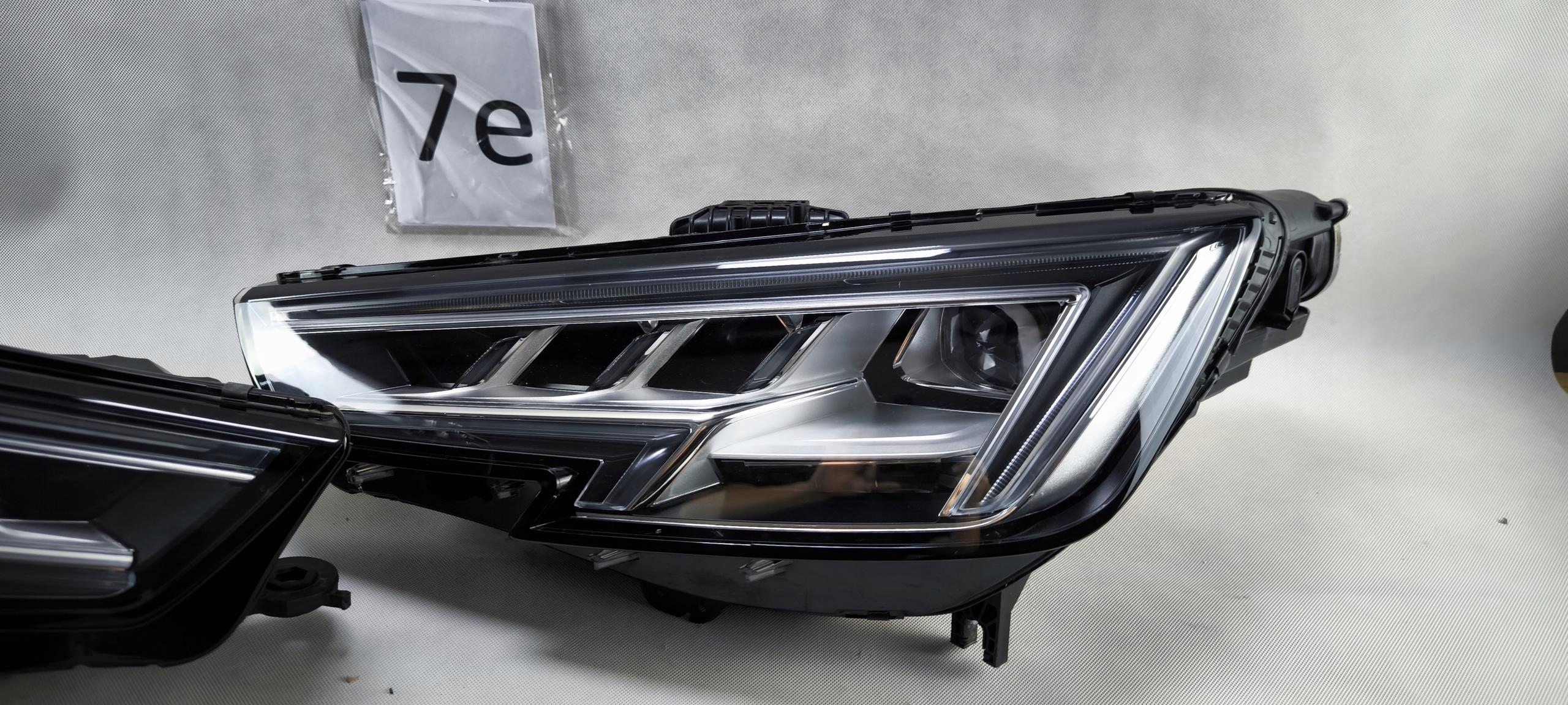 Audi A4 B9 FULL LED Matrix komplet levý i pravý světlomet 8w0941783 8w0941784, Auf Lager in der EU — Foto 5 z 10