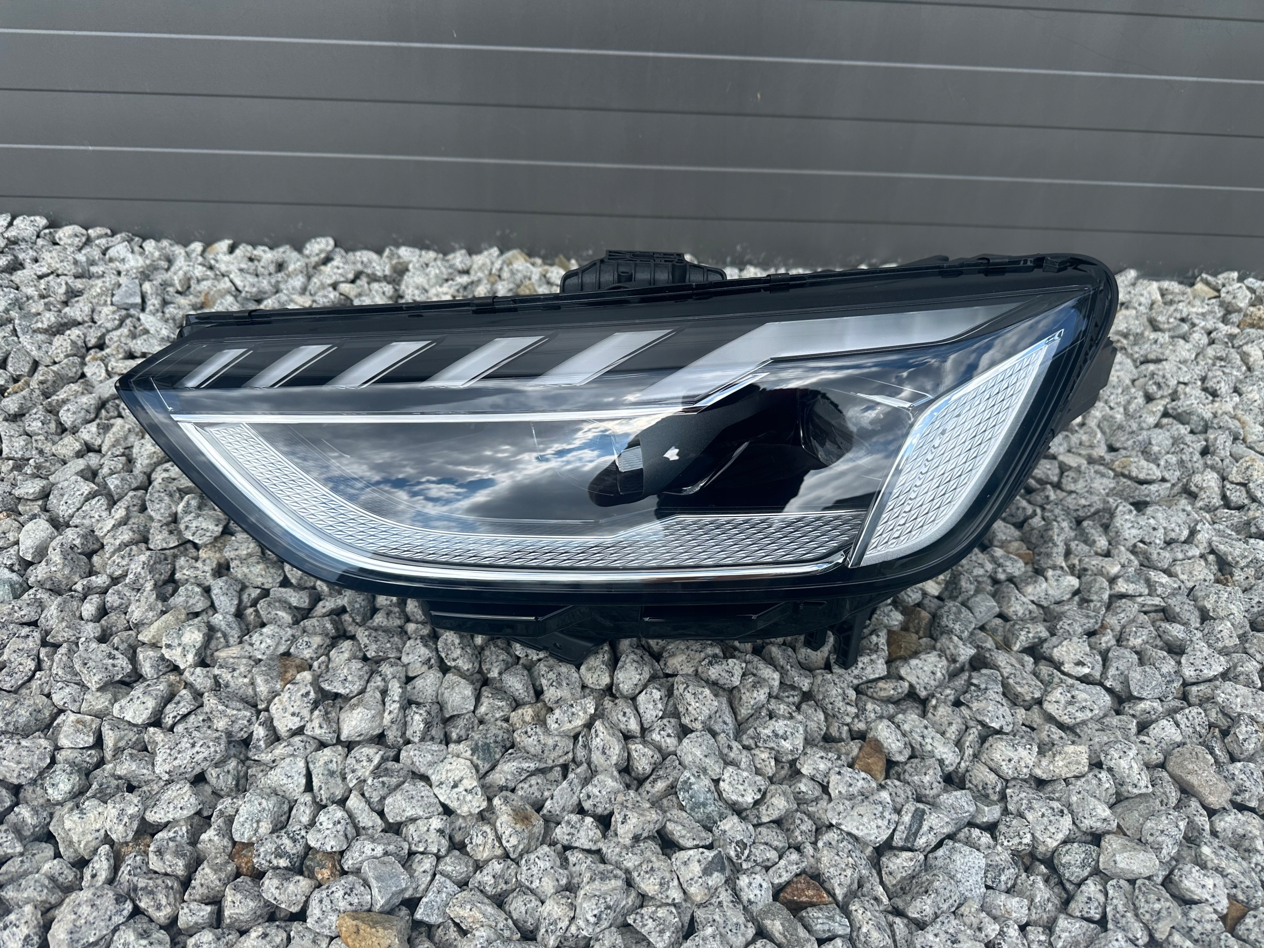 Audi A4 levá světlomet Matrix 8w0941035e !, Auf Lager in der EU — Foto 1