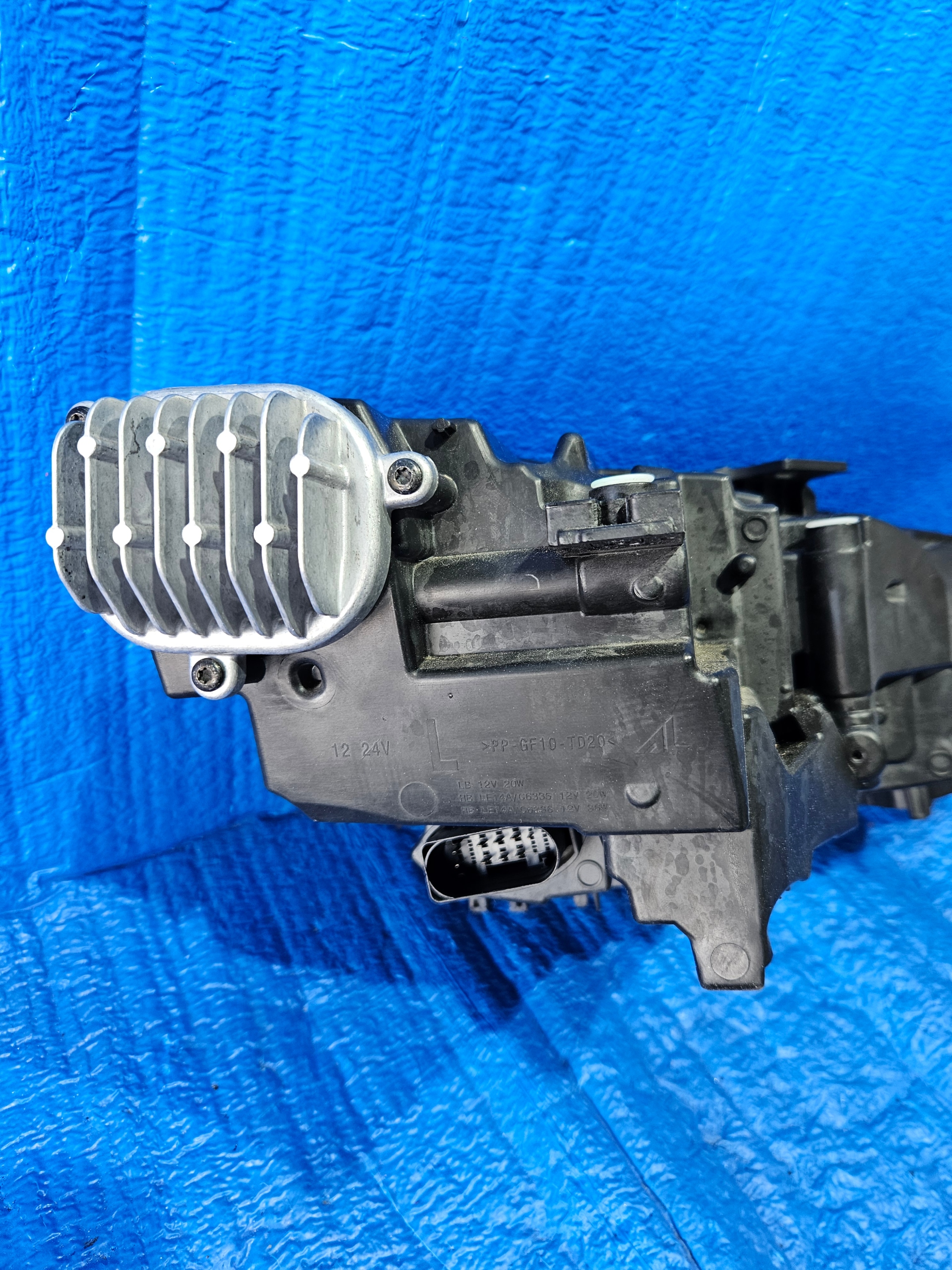 Audi A4 B9 Voll LED Matrix světlomet levý 8w0941035, Auf Lager in der EU — Foto 12 z 15
