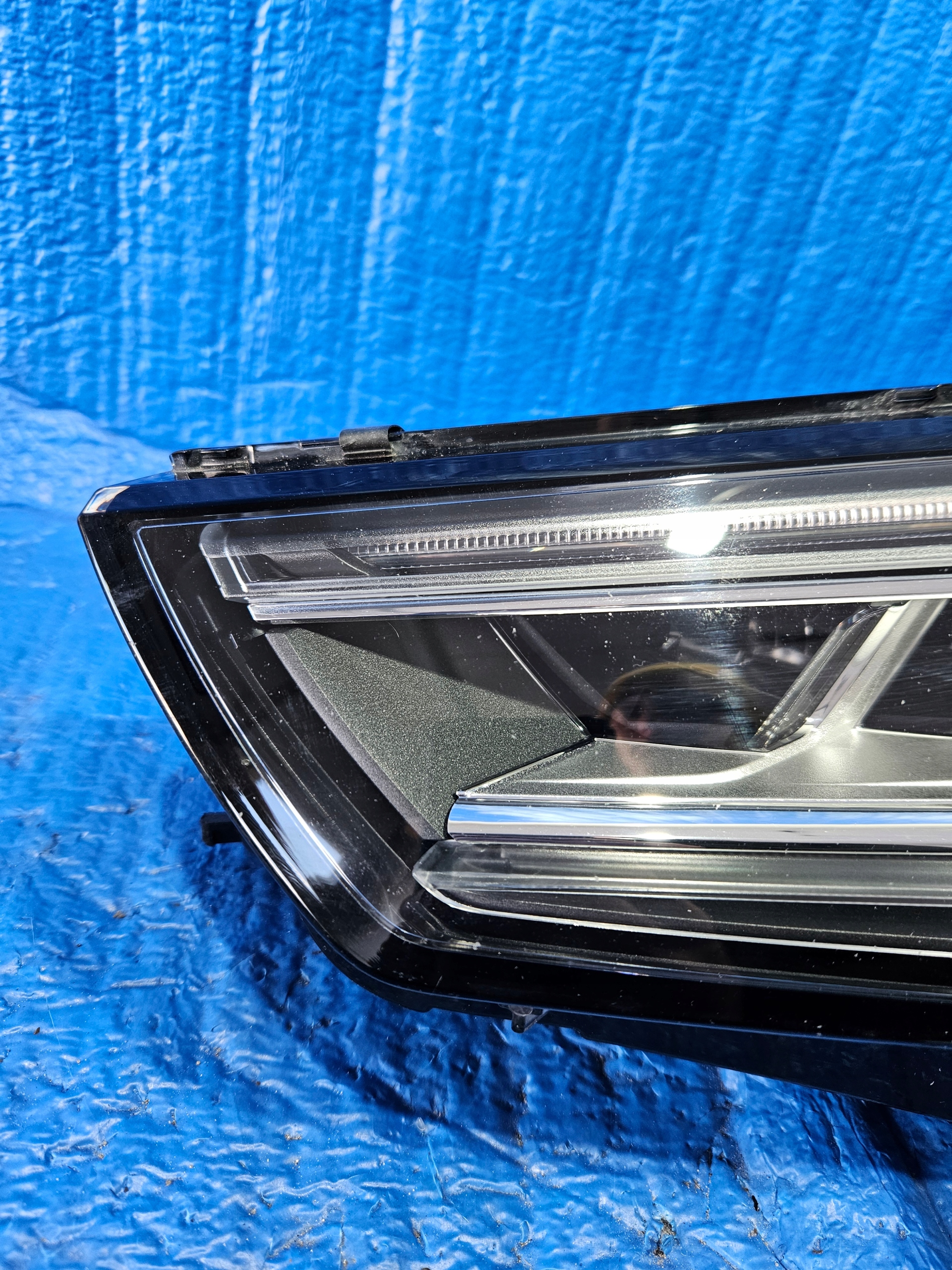 Audi A4 B9 Voll LED Matrix světlomet levý 8w0941035, Auf Lager in der EU — Foto 4 z 15