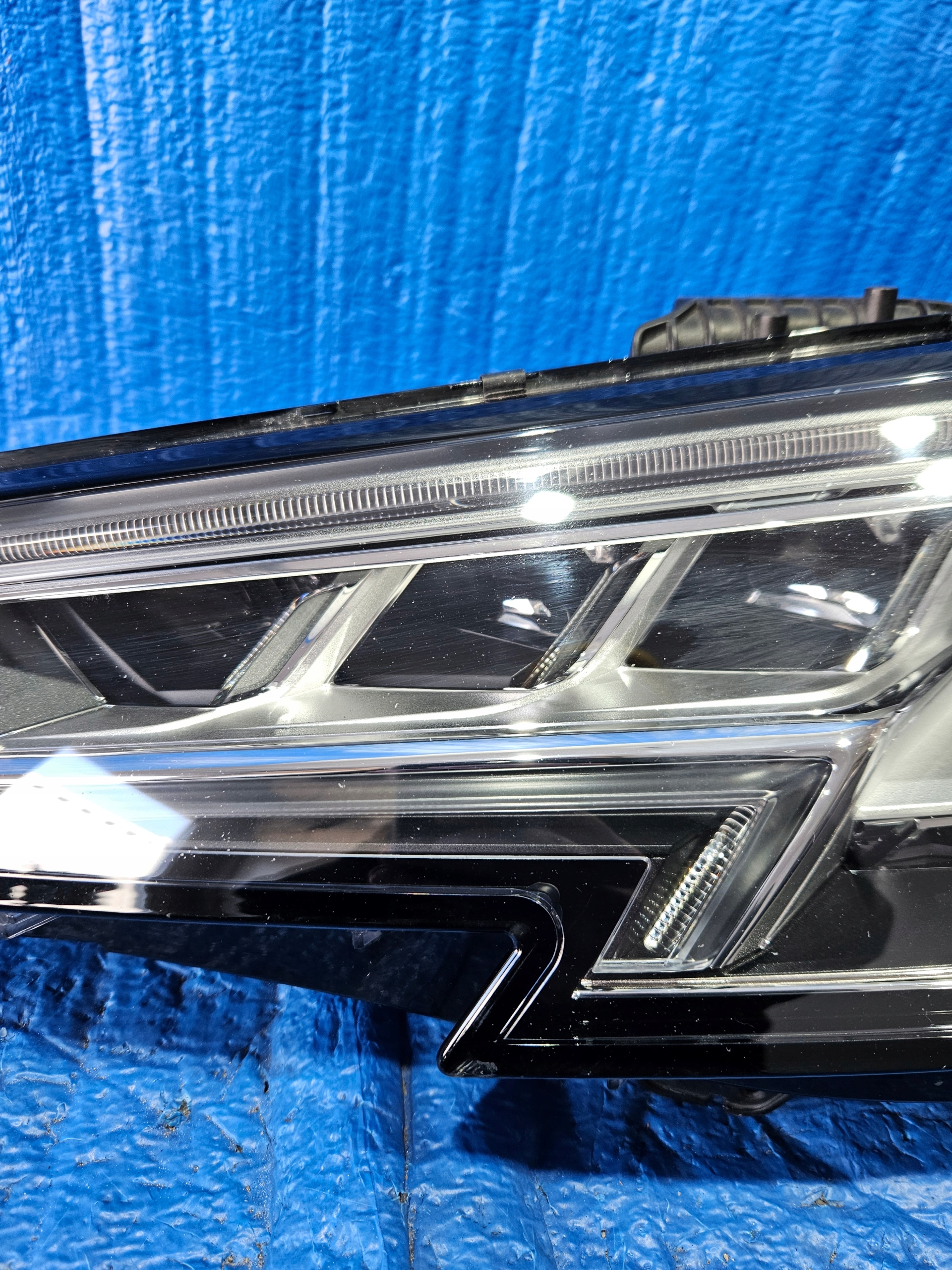 Audi A4 B9 Voll LED Matrix světlomet levý 8w0941035, Auf Lager in der EU — Foto 5 z 15