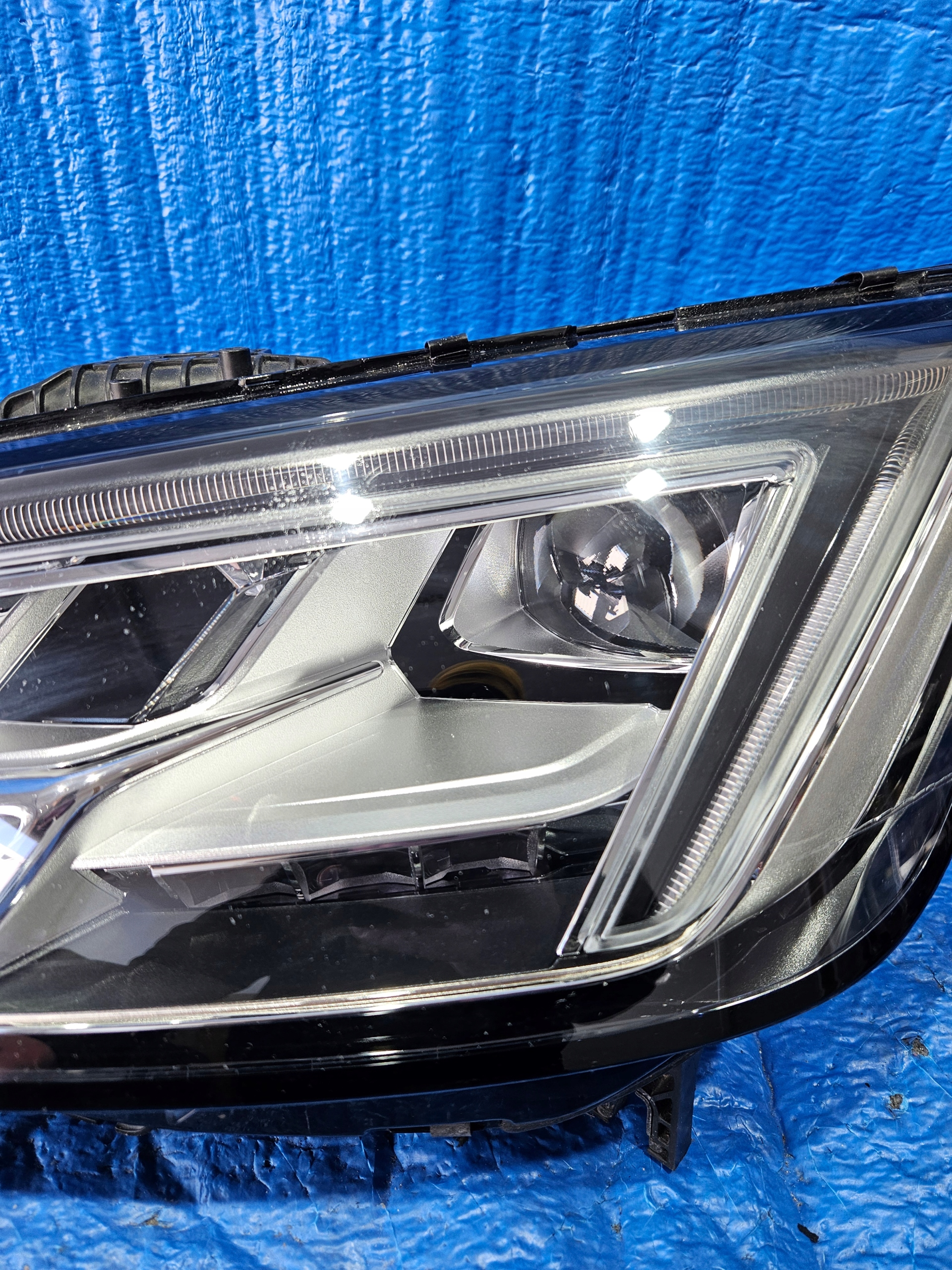 Audi A4 B9 Voll LED Matrix světlomet levý 8w0941035, Auf Lager in der EU — Foto 6 z 15