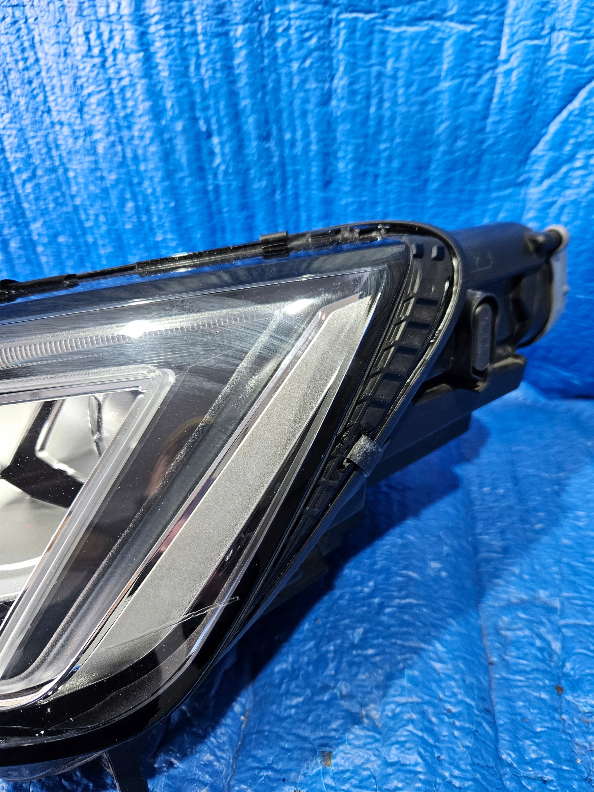 Audi A4 B9 Voll LED Matrix světlomet levý 8w0941035, Auf Lager in der EU — Foto 7 z 15