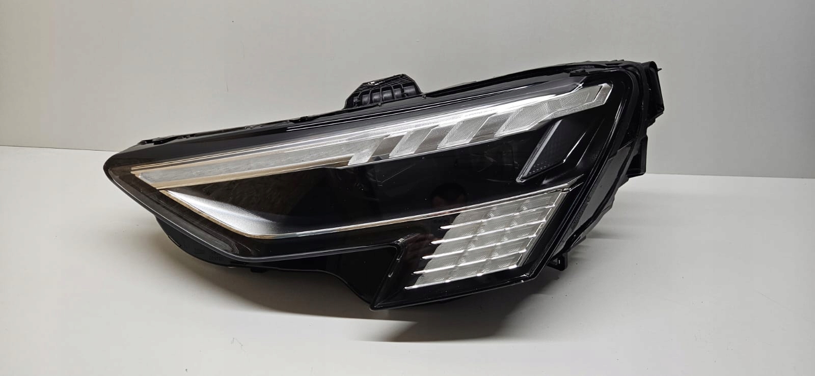 Audi A3 8y0941035 FULL LED Matrix přední světlomet přední levá, Auf Lager in der EU — Foto 3 z 10