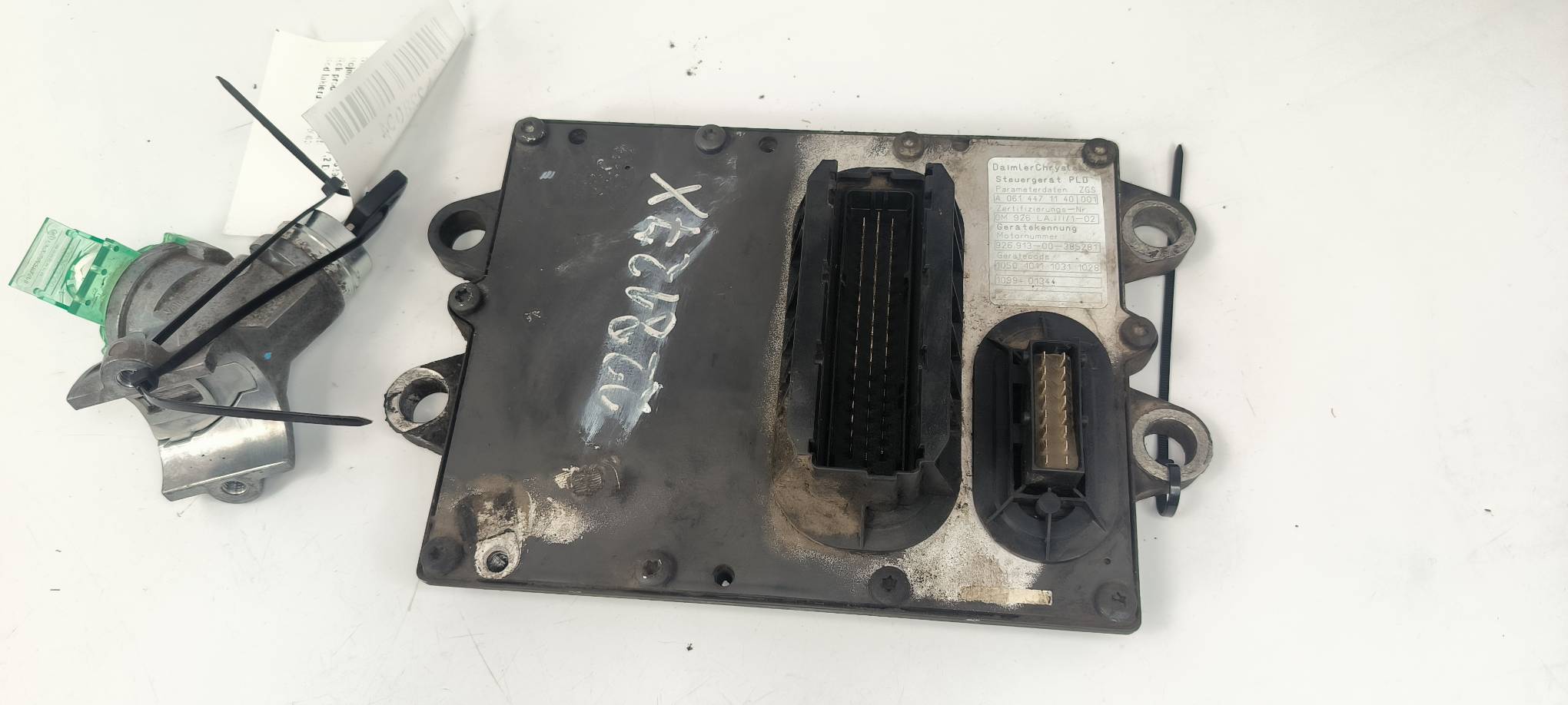 řídicí jednotka motoru Ecu A0014462040 Mercdes-benz Axor 2528l, Auf Lager in der EU — Foto 1