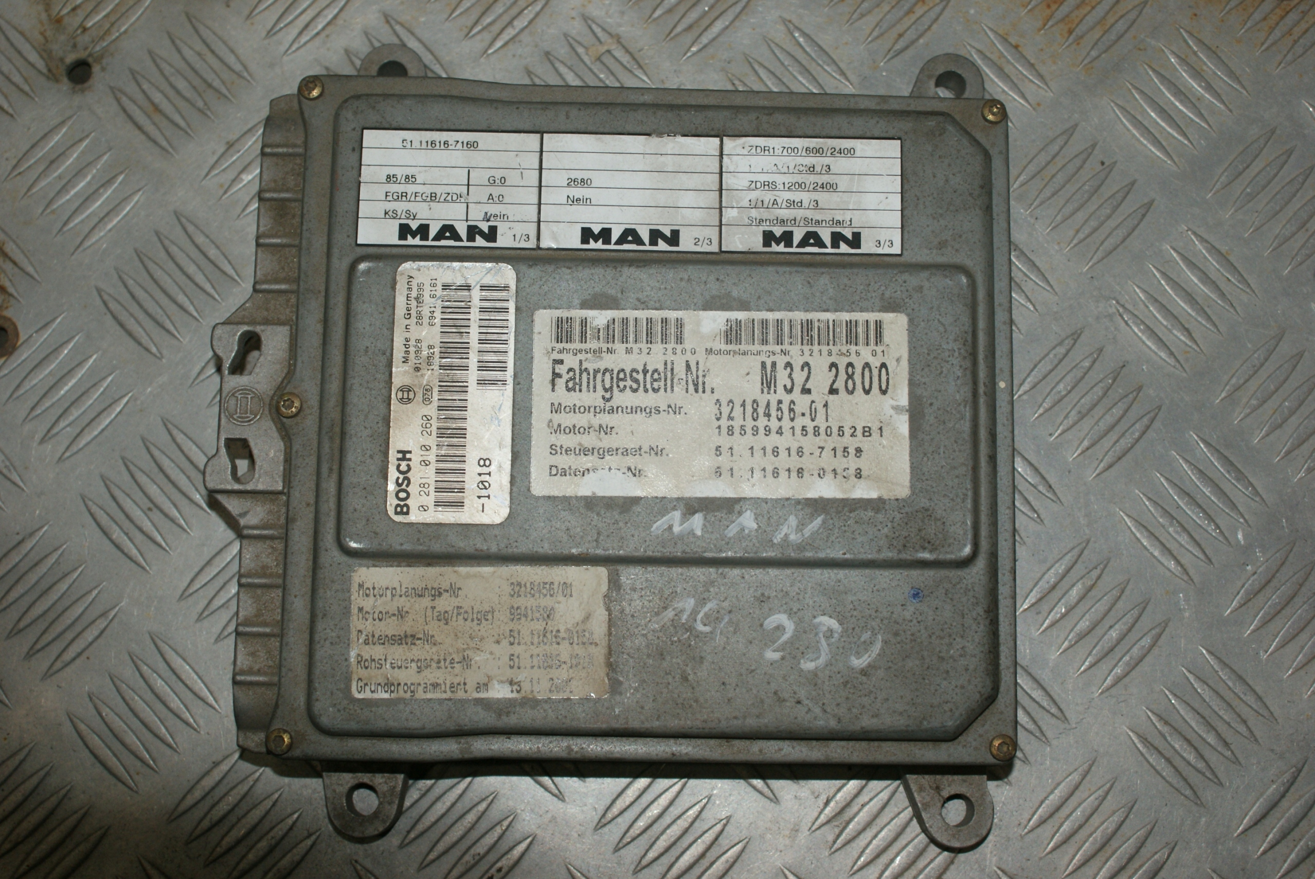 řídicí jednotka motoru ECU Bosch 0 281 010 260 MAN, Auf Lager in der EU — Foto 1