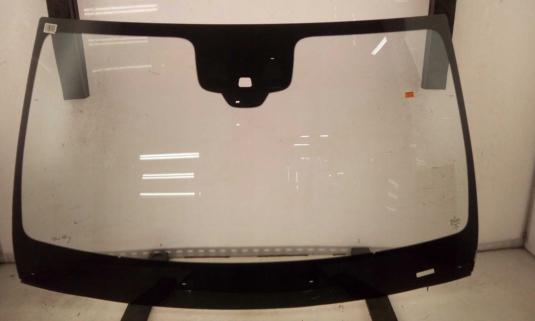 Szyba Czolowa Mercedes E-třída W213 2016- Kamera, Auf Lager in der EU — Foto 1