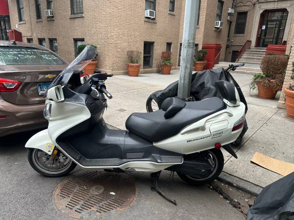 2012 Suzuki, Import USA — Foto 3 z 5