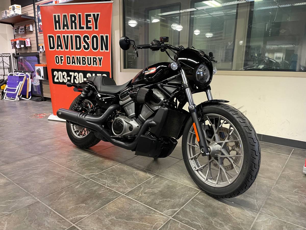 2023 Harley-Davidson, Import USA — Foto 2 z 12