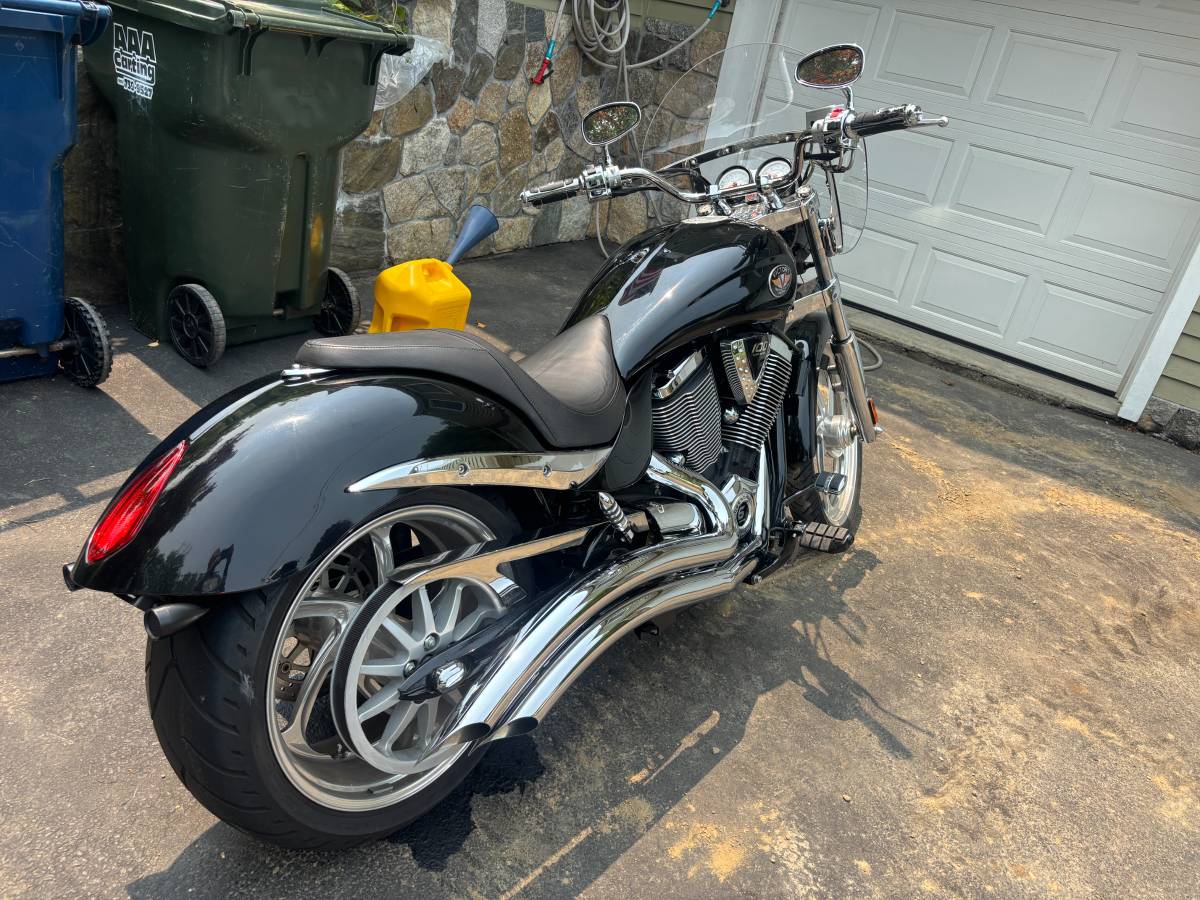 2007 Victory, Import USA — Foto 2 z 5