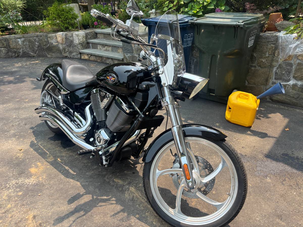 2007 Victory, Import USA — Foto 3 z 5